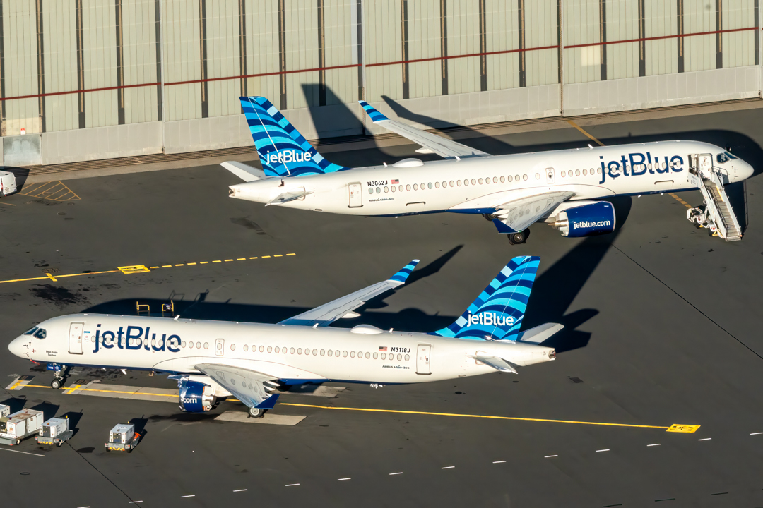 Full size: JetBlue Airways Airbus A220-300 N3118J at General Edward Lawrence Logan International Airport