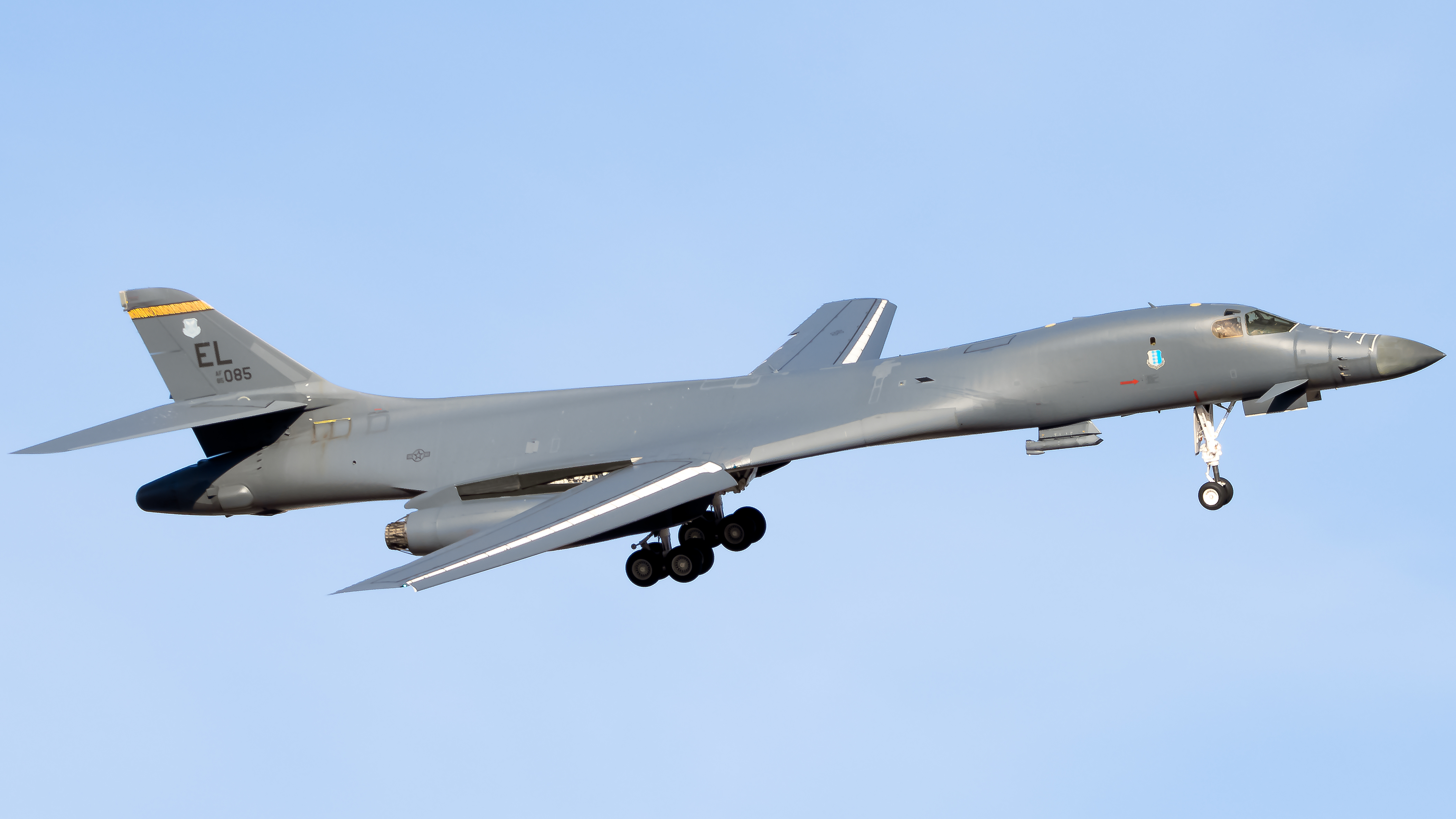 Full size: USAF - United States Air Force Rockwell B-1B Lancer 85-0085 at Nellis Air Force Base