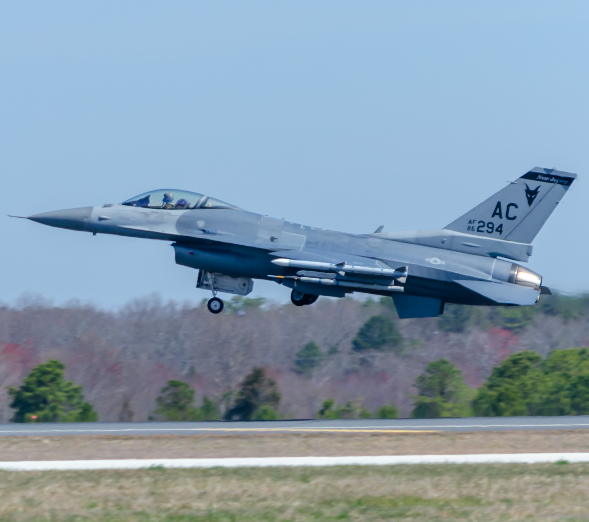 Full size: USAF - United States Air Force General Dynamics F-16 Fighting Falcon 860294 at Atlantic City International Airport