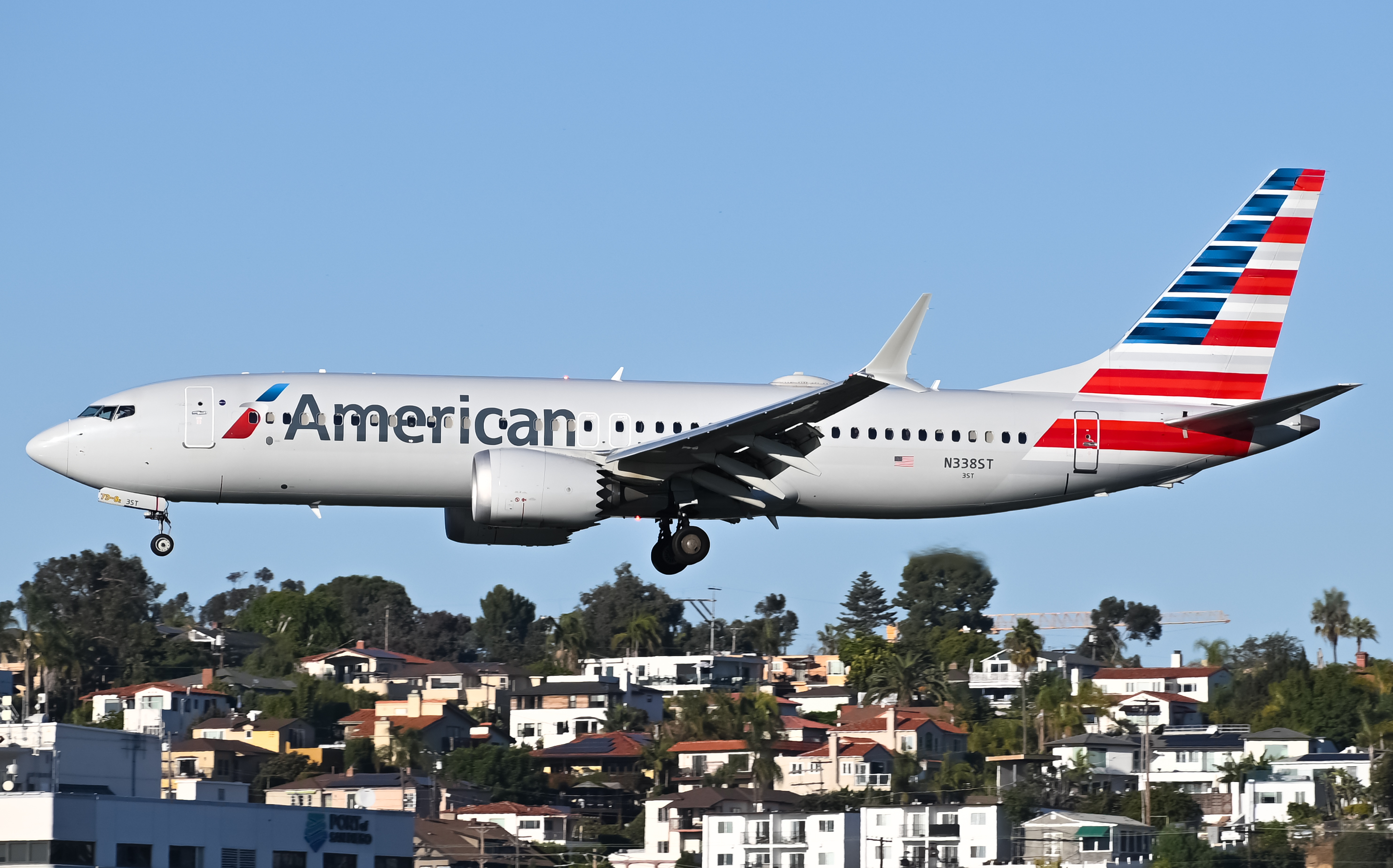 Full size: American Airlines Boeing 737 MAX 8 N338ST at San Diego International Airport