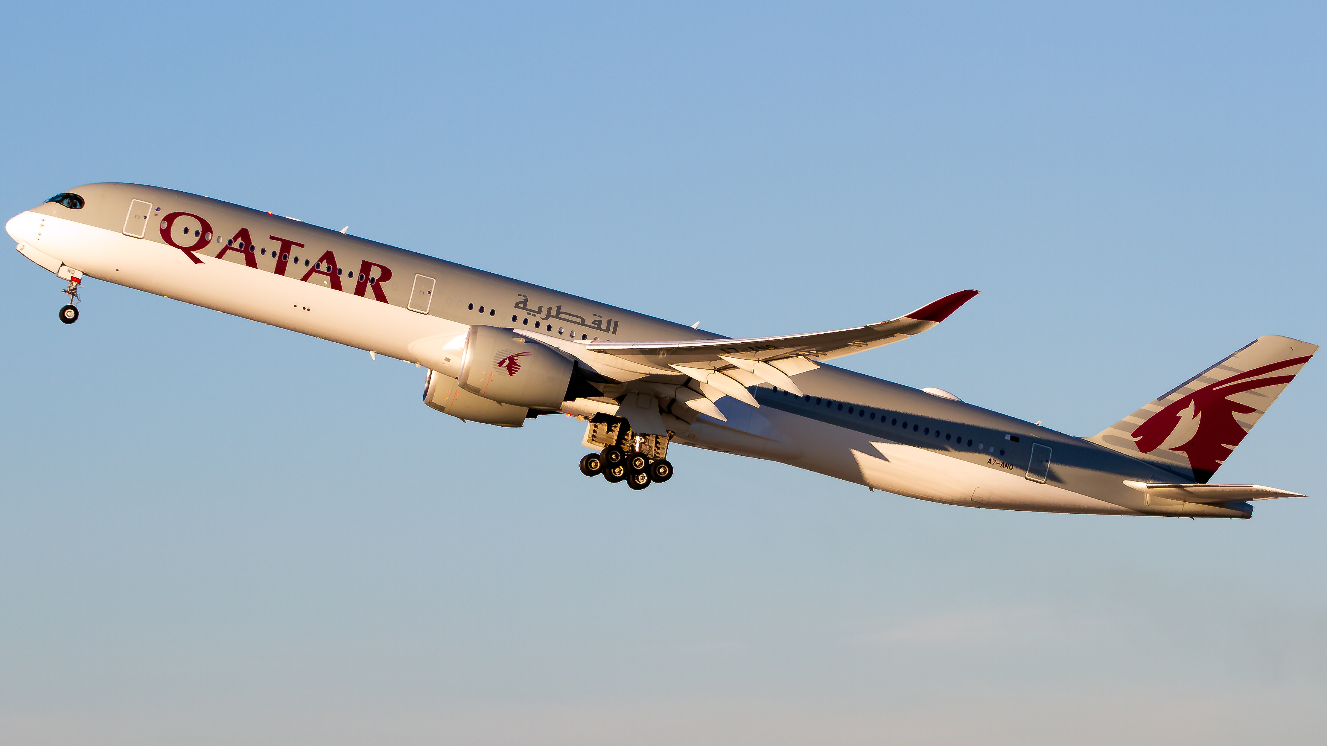 Full size: Qatar Airways Airbus A350-1000 A7-ANQ at Los Angeles International Airport
