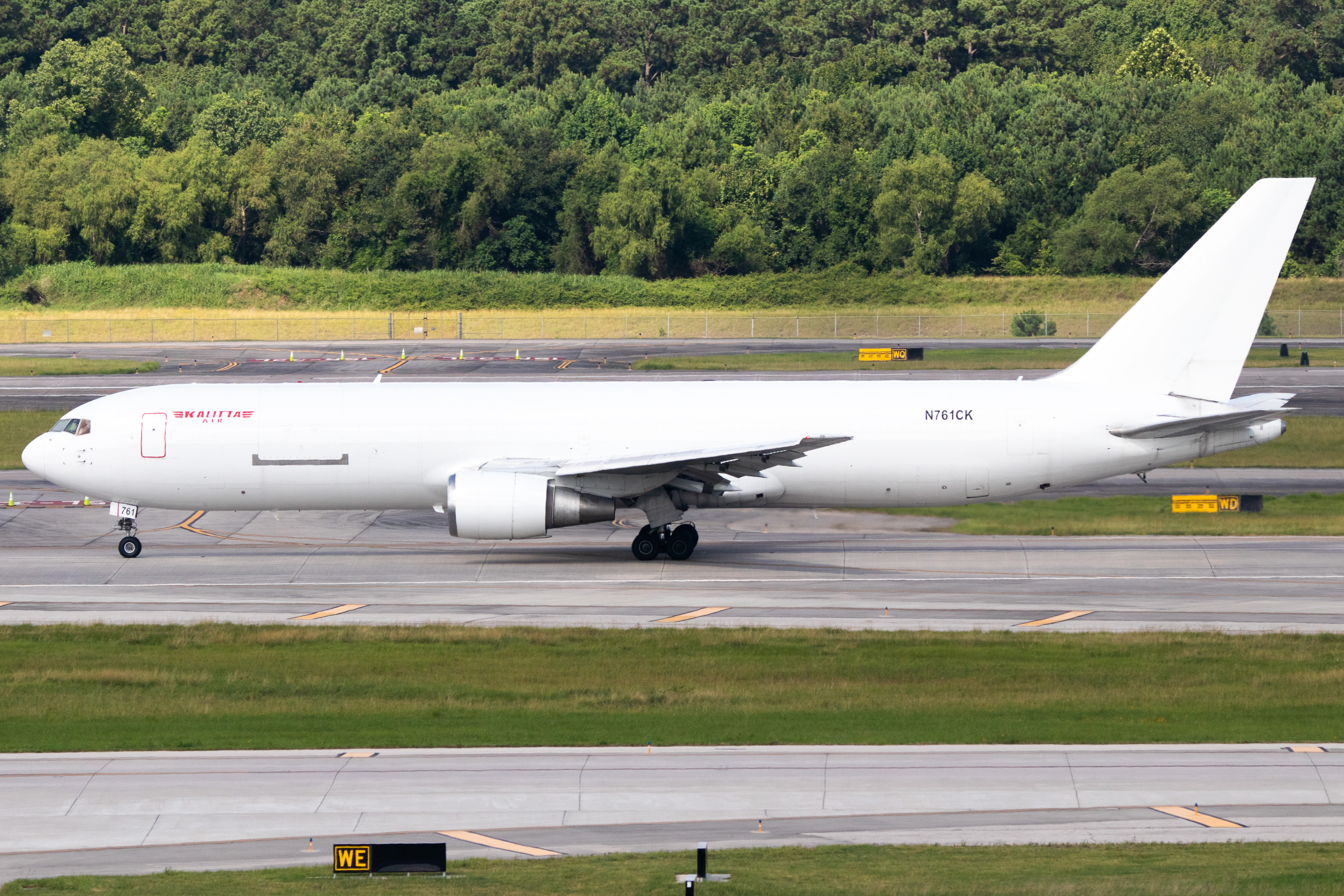 Full size: Kalitta Air Boeing 767-300F N761CK at Houston-George Bush Intercontinental Airport