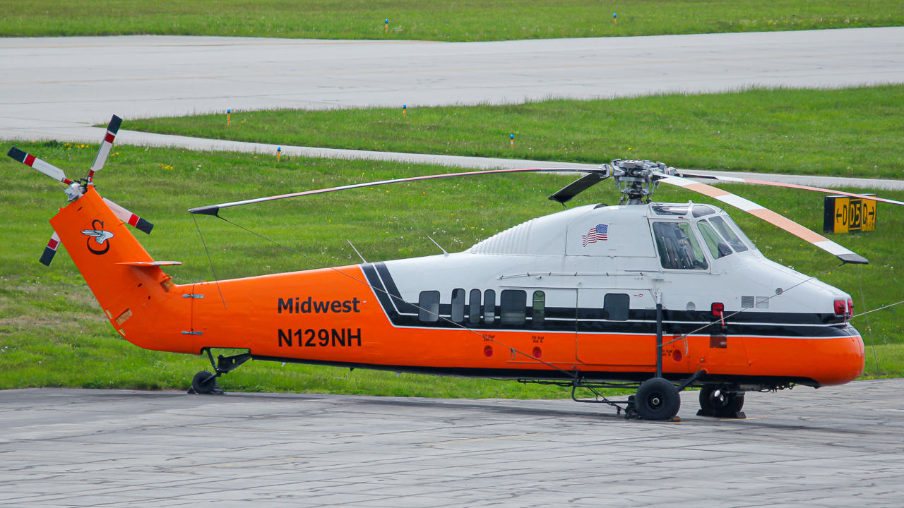 Full size: PRIVATE Sikorsky S-58JT N129NH at John Glenn Columbus International Airport