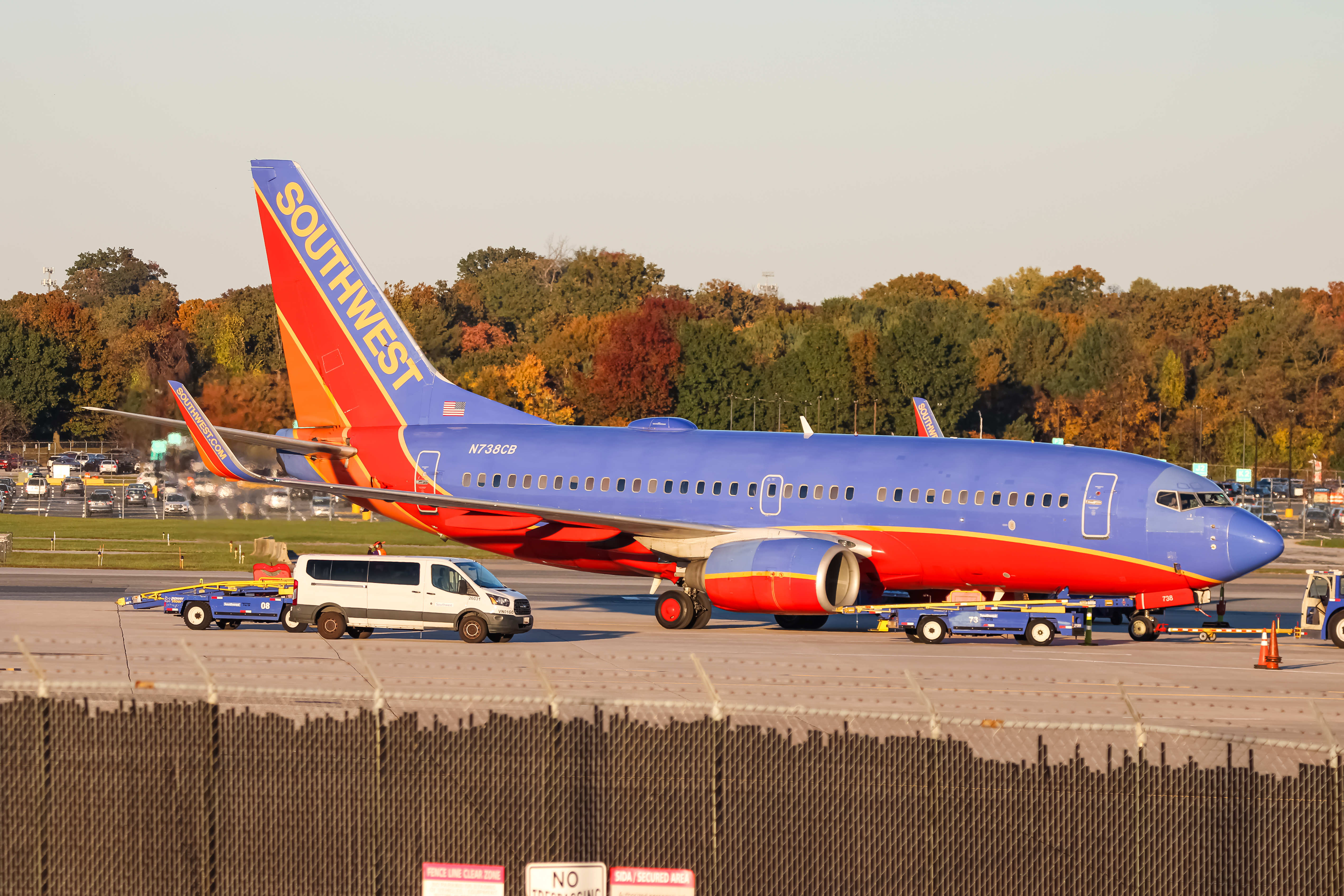 Full size: Southwest Airlines Boeing 737-700 N738CB at Baltimore/Washington International Thurgood Marshall Airport