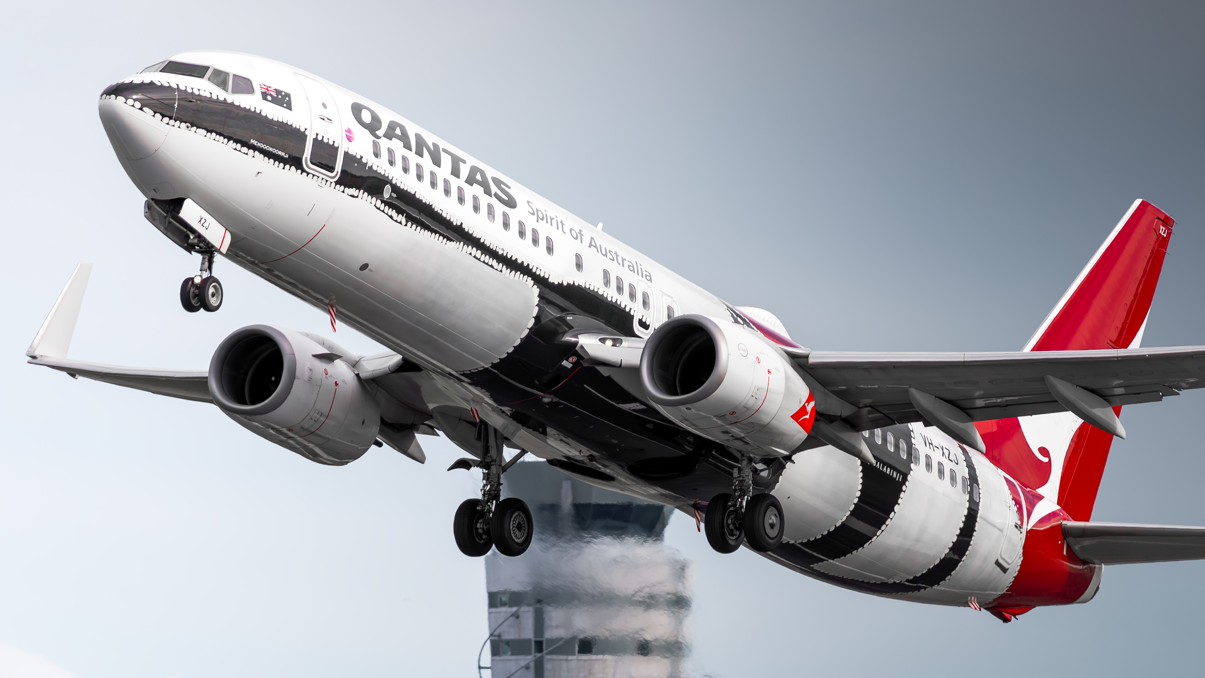 Full size: Qantas Airways Boeing 737-800 VH-XZJ at Christchurch International Airport