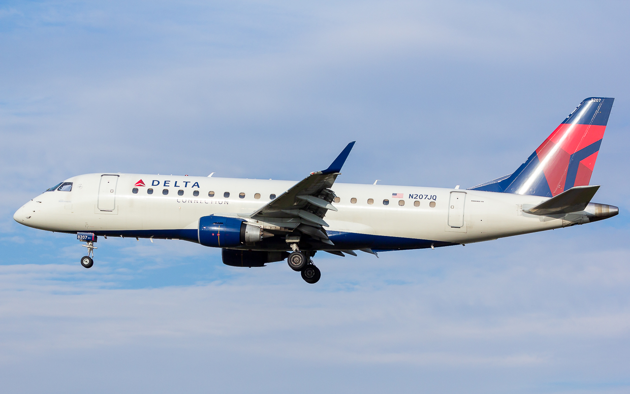 Full size: Delta Connection Embraer E175 N207JQ at Richmond Airport