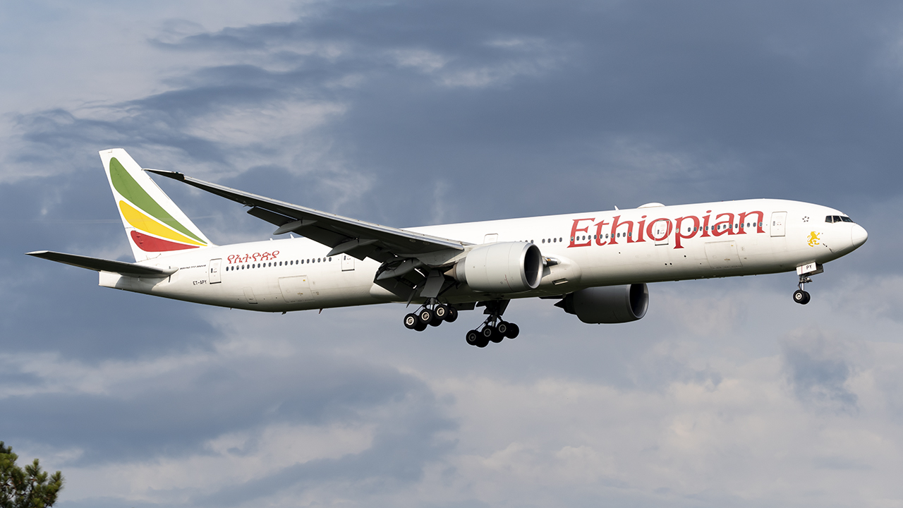 Full size: Ethiopian Airlines Boeing 777-300ER ET-APY at Washington Dulles International Airport