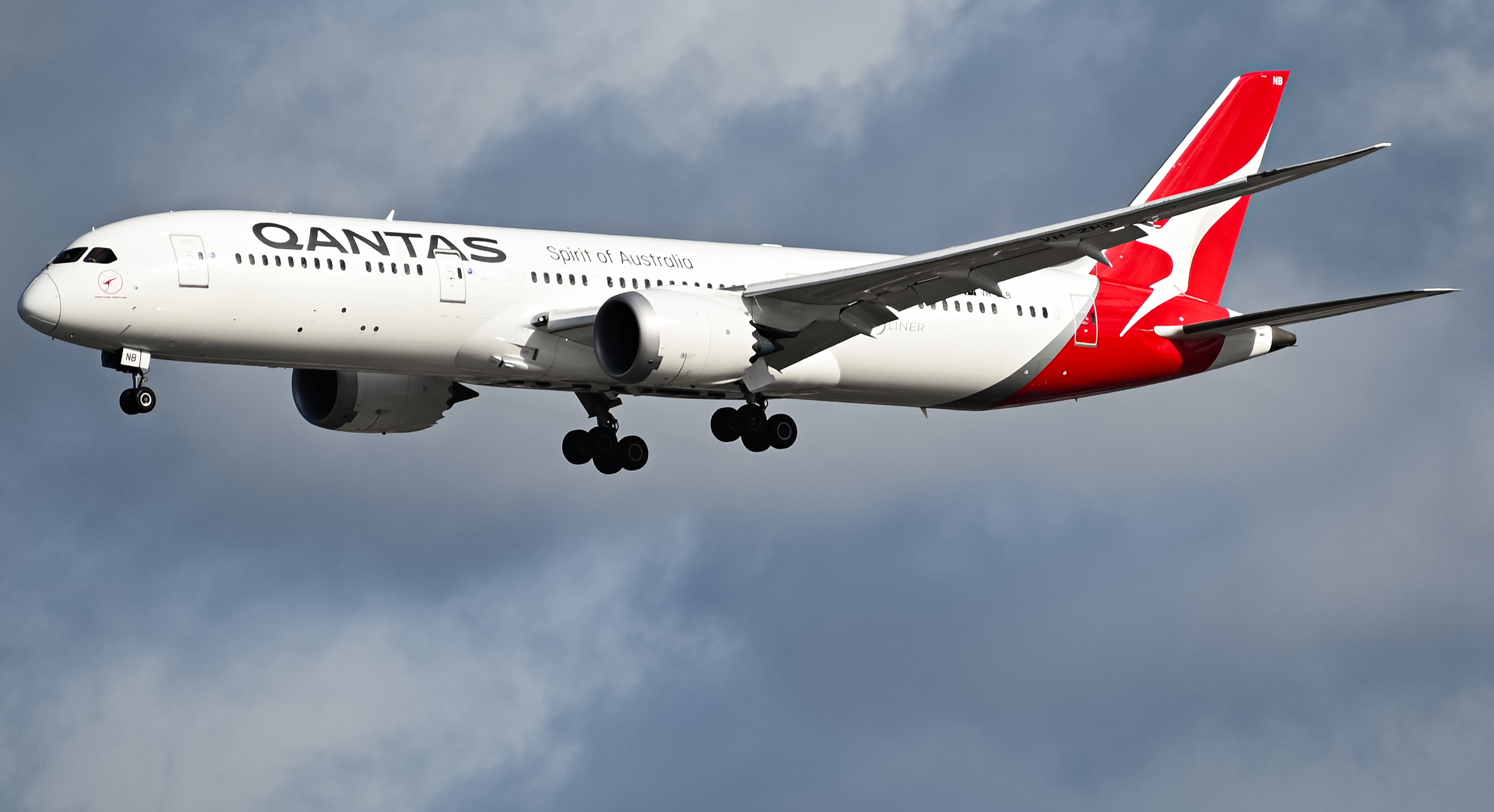 Full size: Qantas Airways Boeing 787-9 VH-ZNB at Los Angeles International Airport