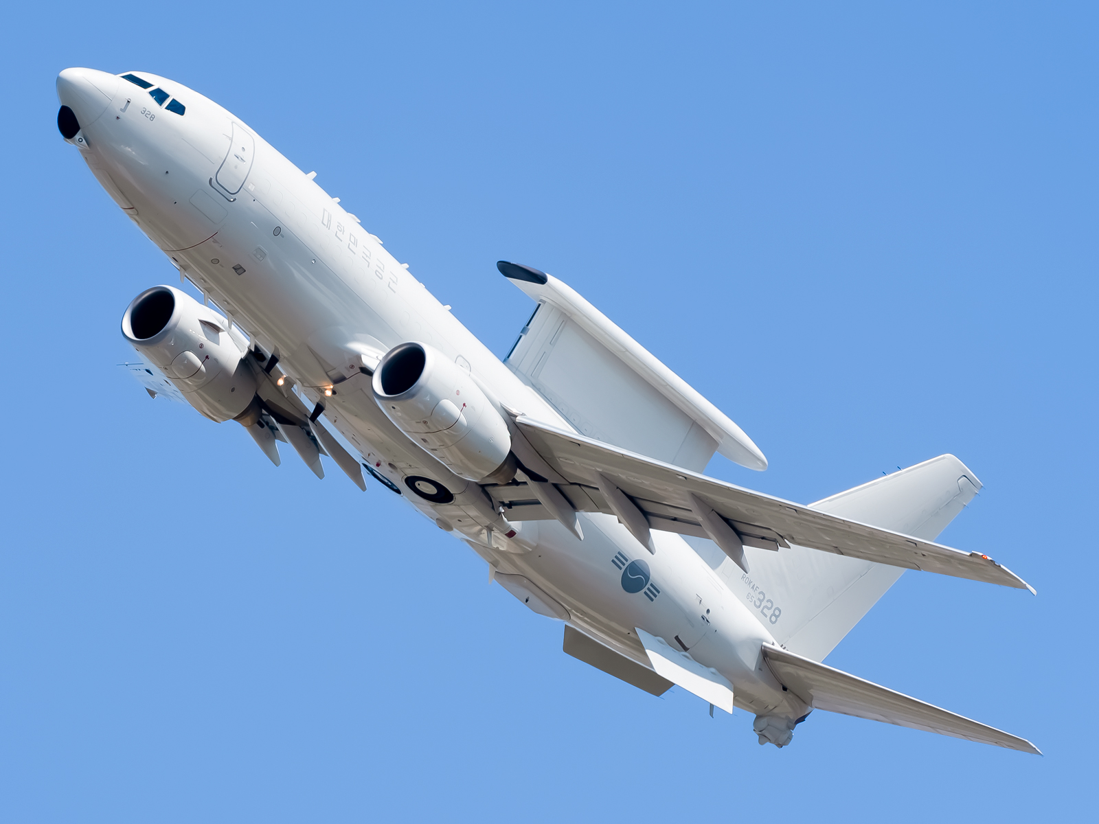 Full size: ROKAF Boeing E-737 Peace Eye 65-328 at Gimhae International Airport