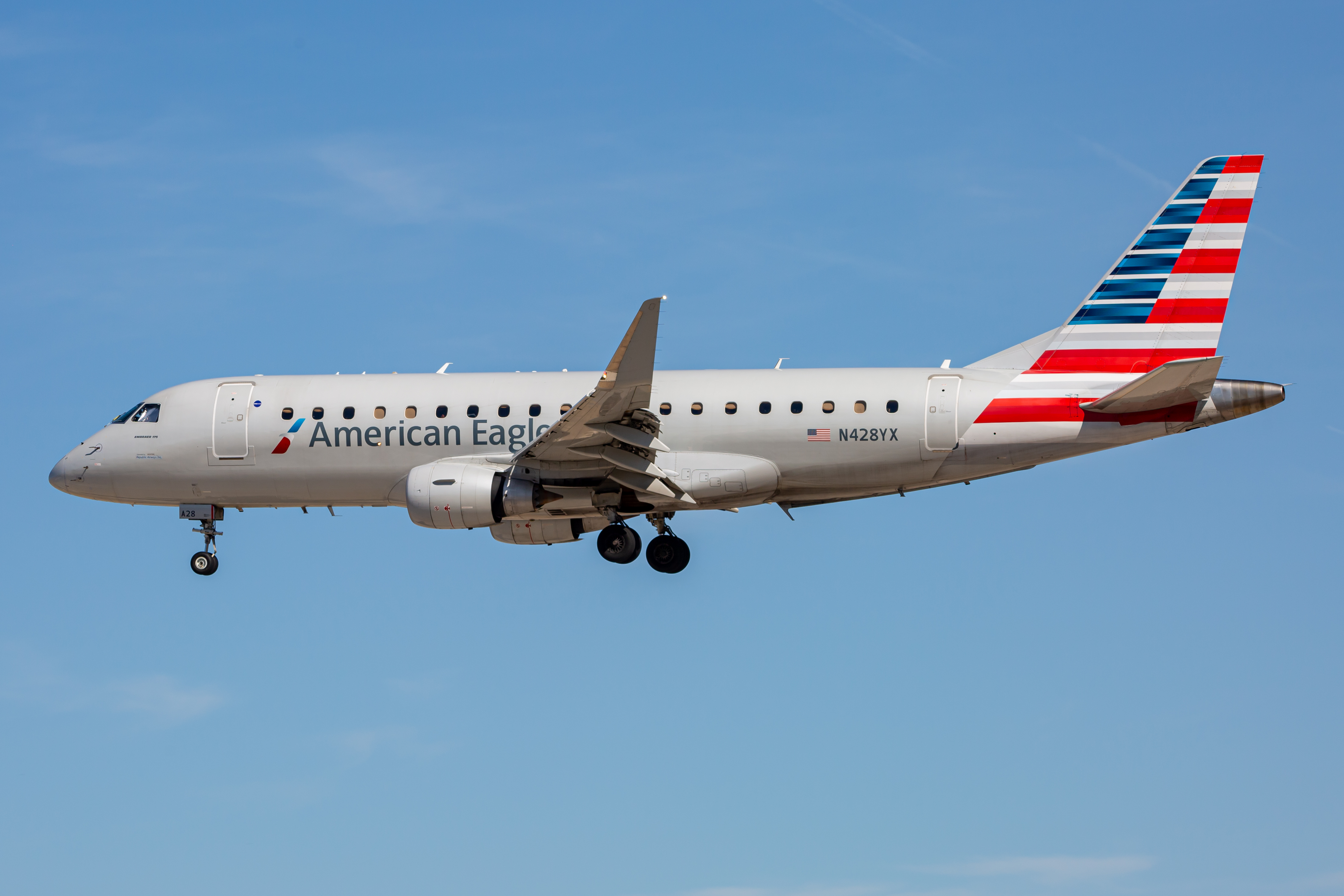 Full size: American Eagle Embraer E175 N428YX at Baltimore/Washington International Thurgood Marshall Airport