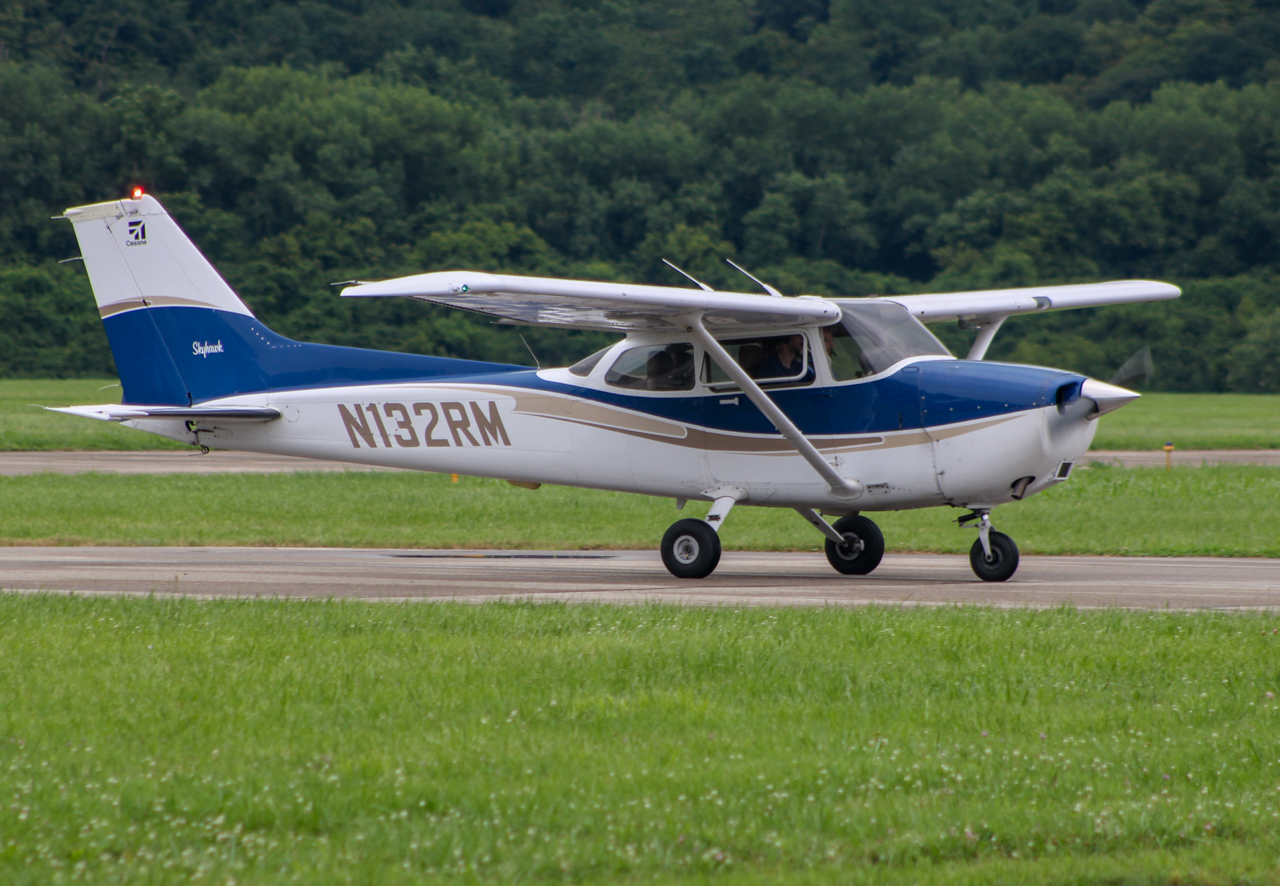 Full size: PRIVATE Cessna 172 N132RM at Cincinnati Municipal Airport/Lunken Field
