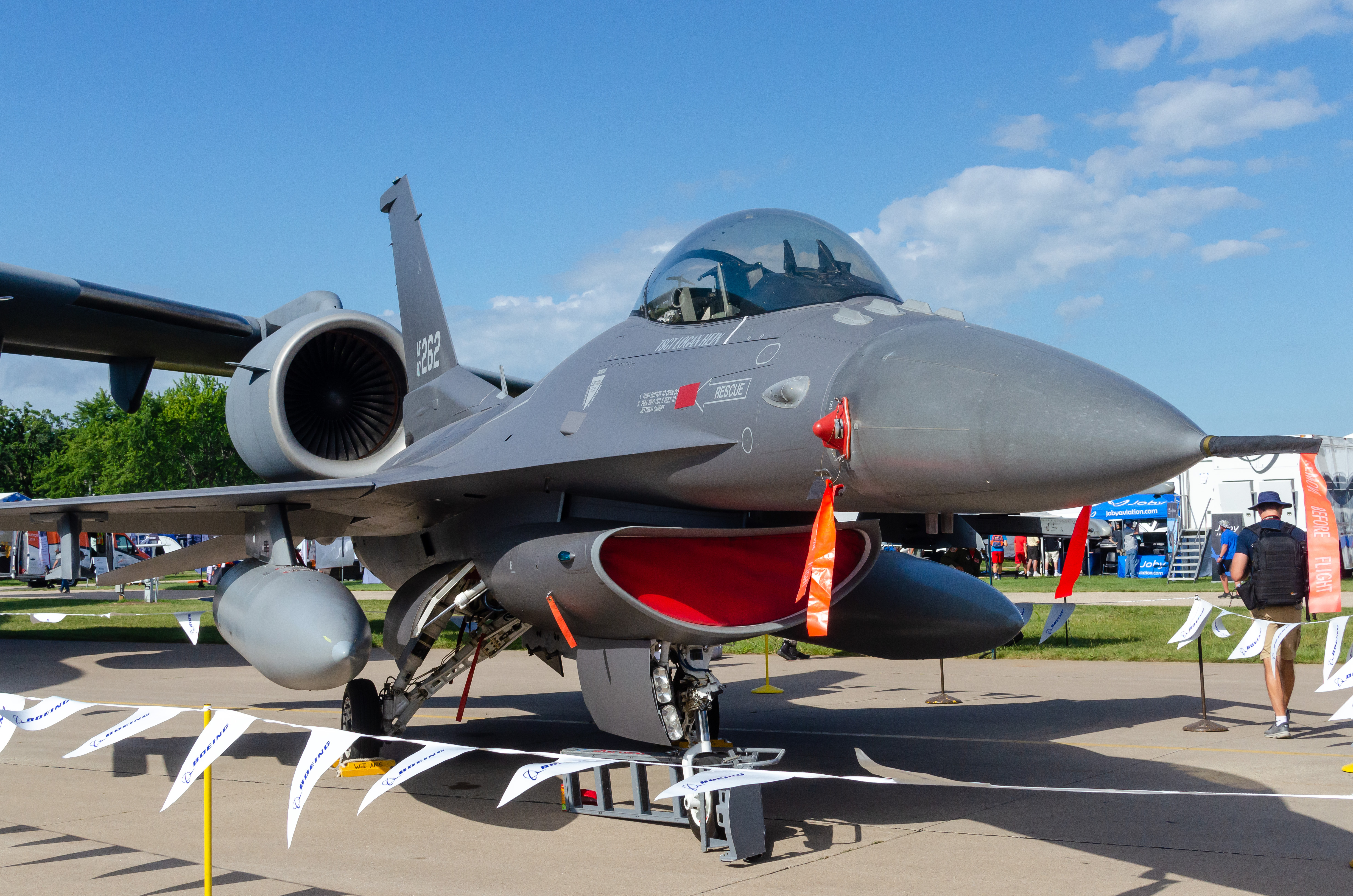 Full size: USAF - United States Air Force General Dynamics F-16 Fighting Falcon 87-0262 at Wittman Regional Airport