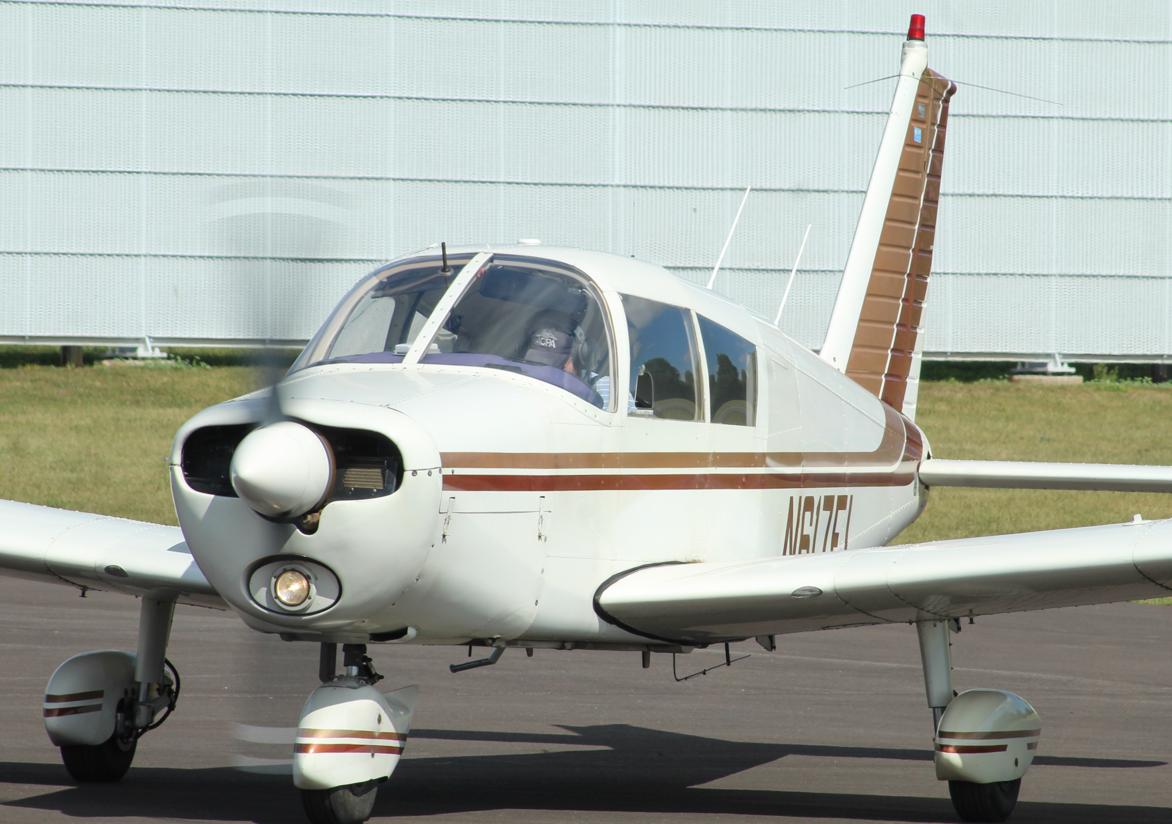Full size: PRIVATE Piper Cherokee  N617FL at York Airport
