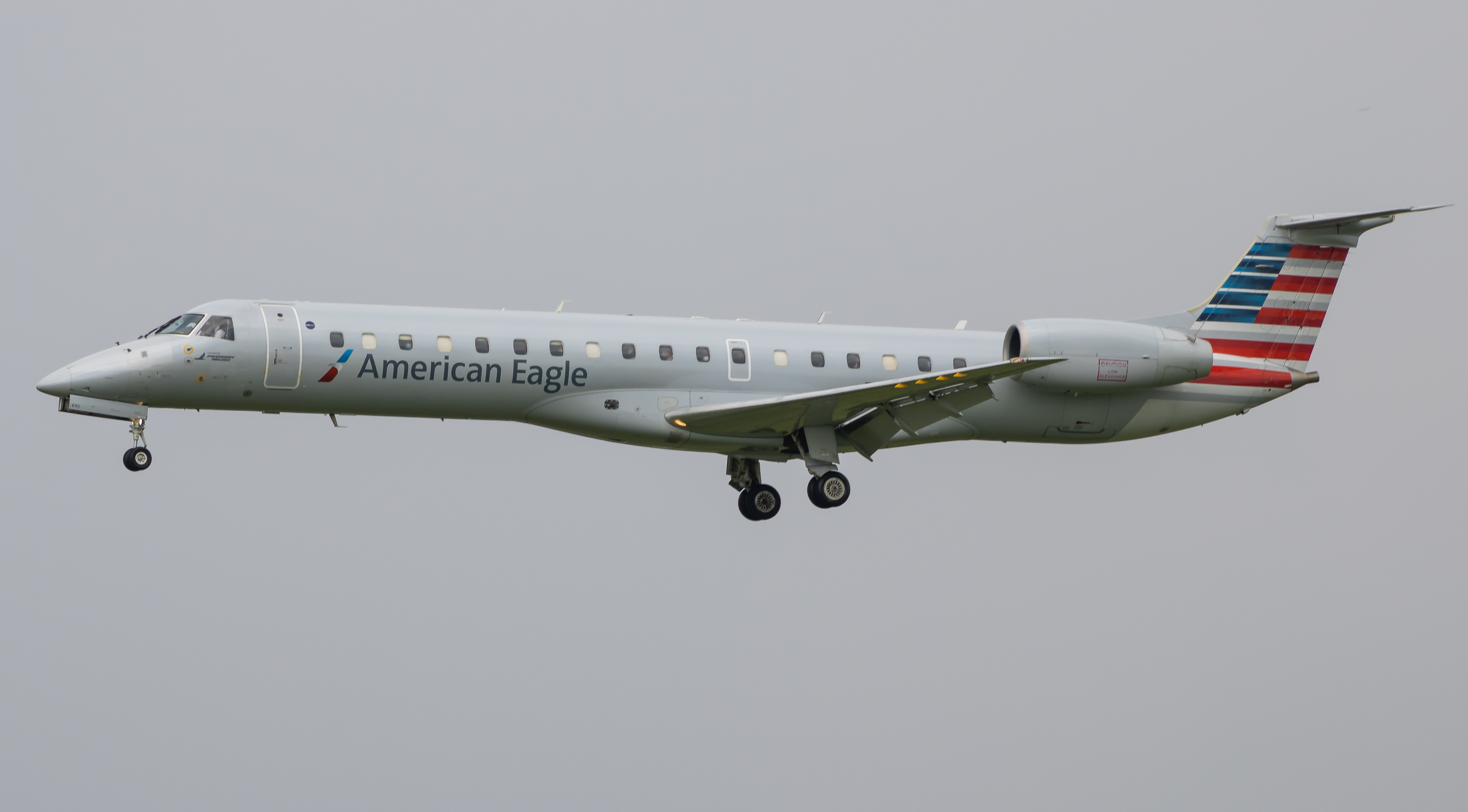 Full size: Piedmont Airlines Embraer ERJ145 N690AE at Philadelphia International Airport