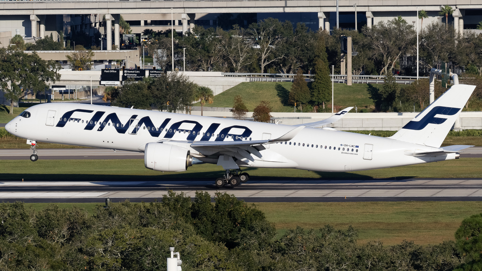 Full size: Finnair Airbus A350-900 OH-LWG at Tampa International Airport