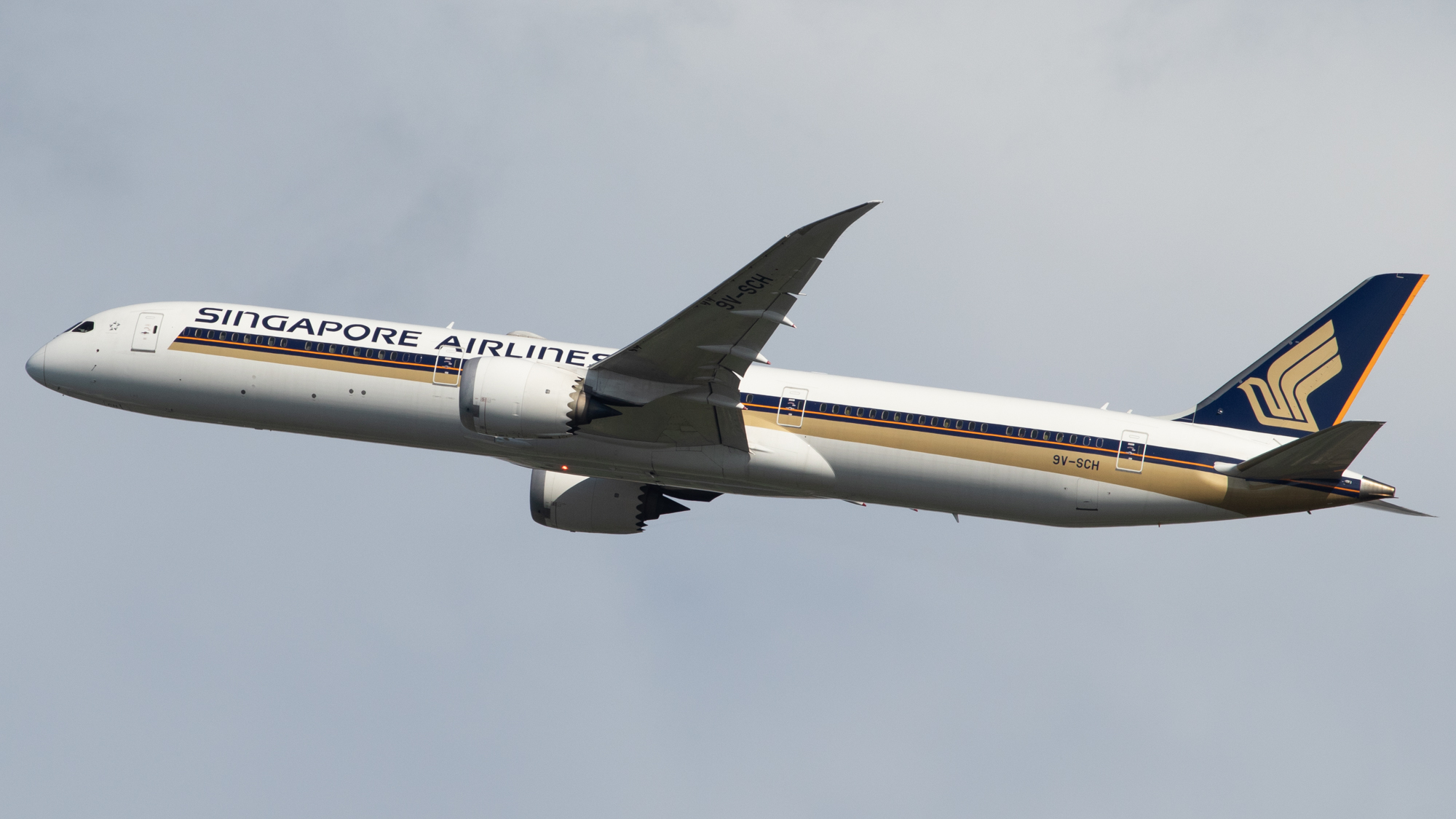 Full size: Singapore Airlines Boeing 787-10 9V-SCH at Singapore-Changi Airport