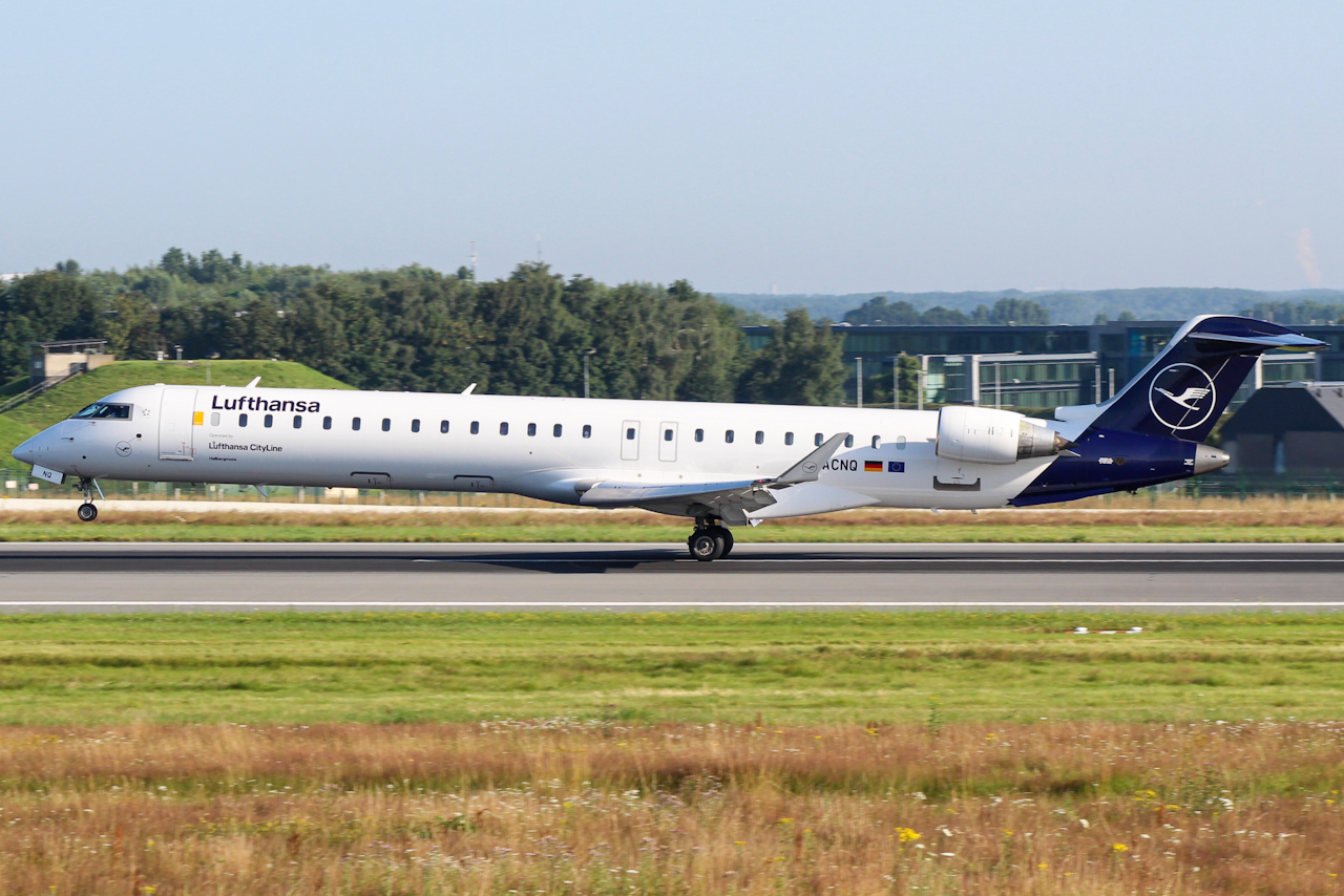 Full size: Lufthansa Mitsubishi CRJ-900 D-ACNQ at Brussels Airport