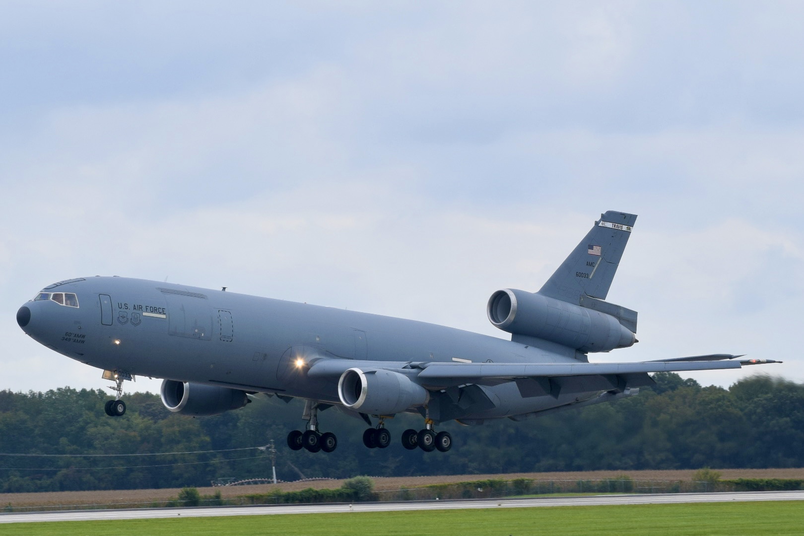Full size: USAF - United States Air Force McDonnell Douglas KC-10 Extender 60033 at Dover Air Force Base