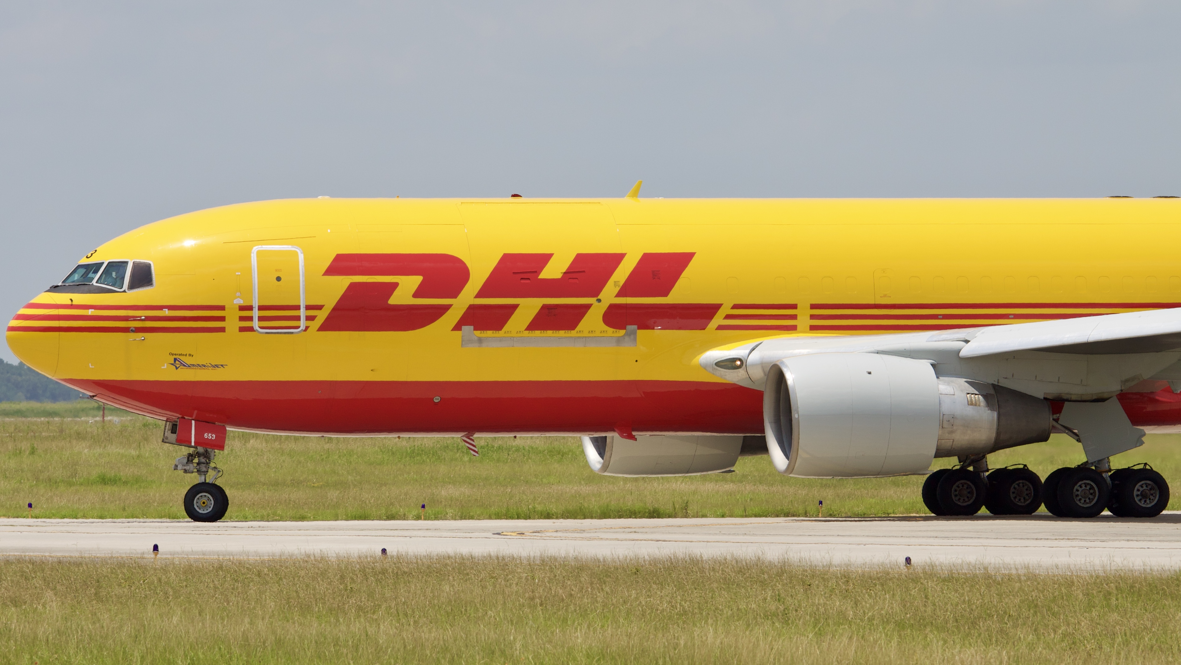 Full size: DHL Boeing 767-200F N653GT at Houston-George Bush Intercontinental Airport