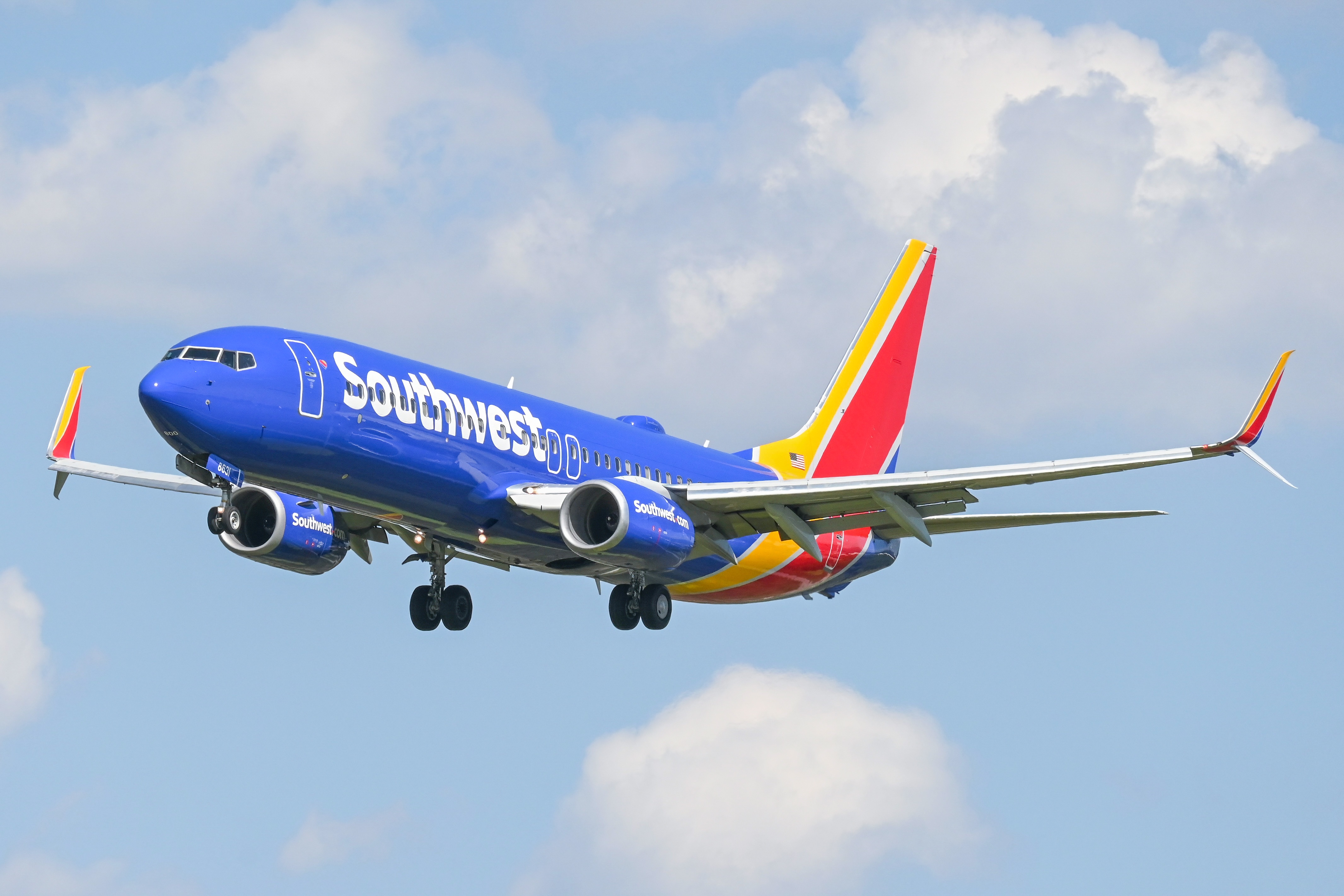 Full size: Southwest Airlines Boeing 737-800 N8631A at Philadelphia International Airport