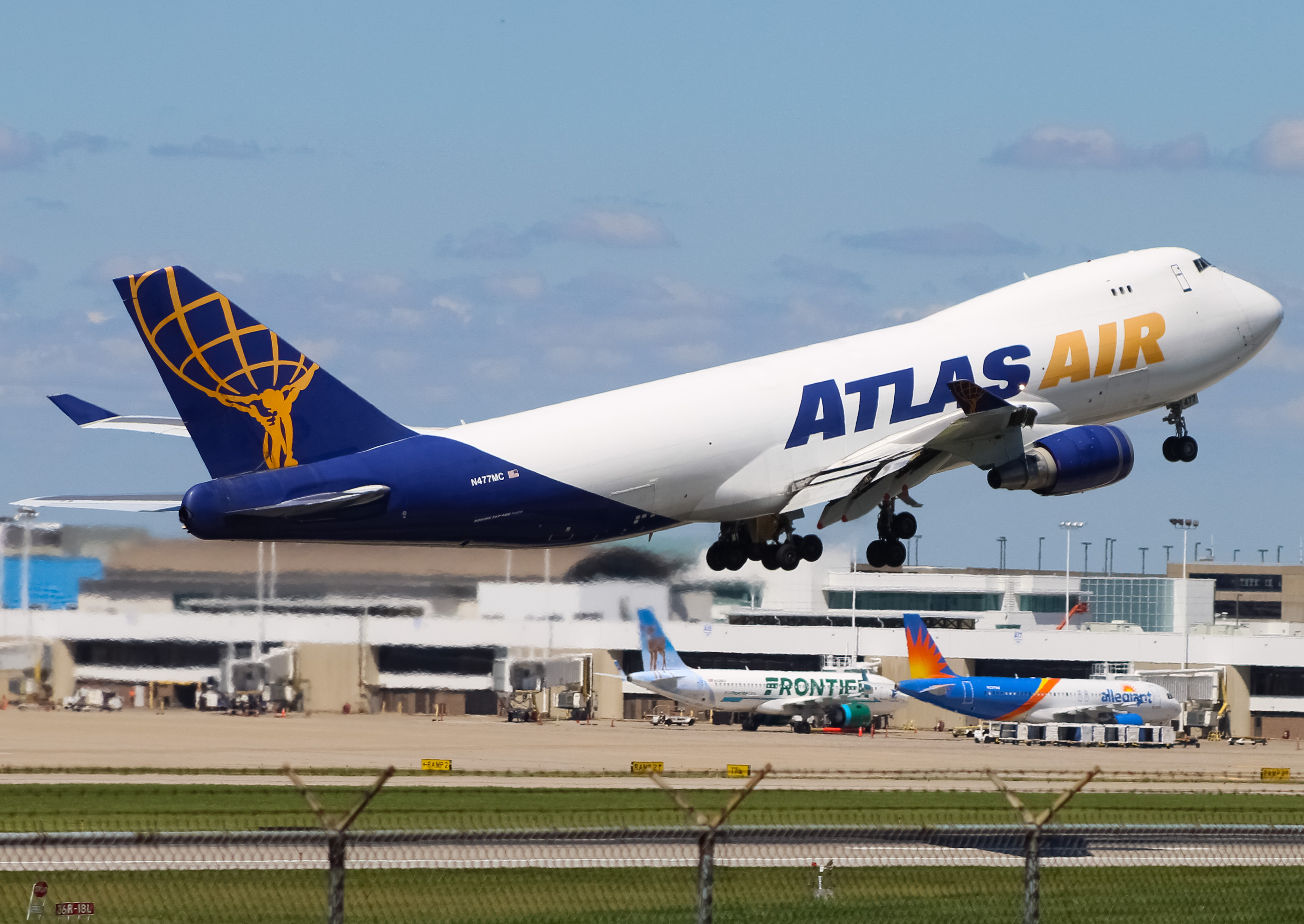 Full size: Atlas Air Boeing 747-400F N477MC at Cincinnati/Northern Kentucky International Airport