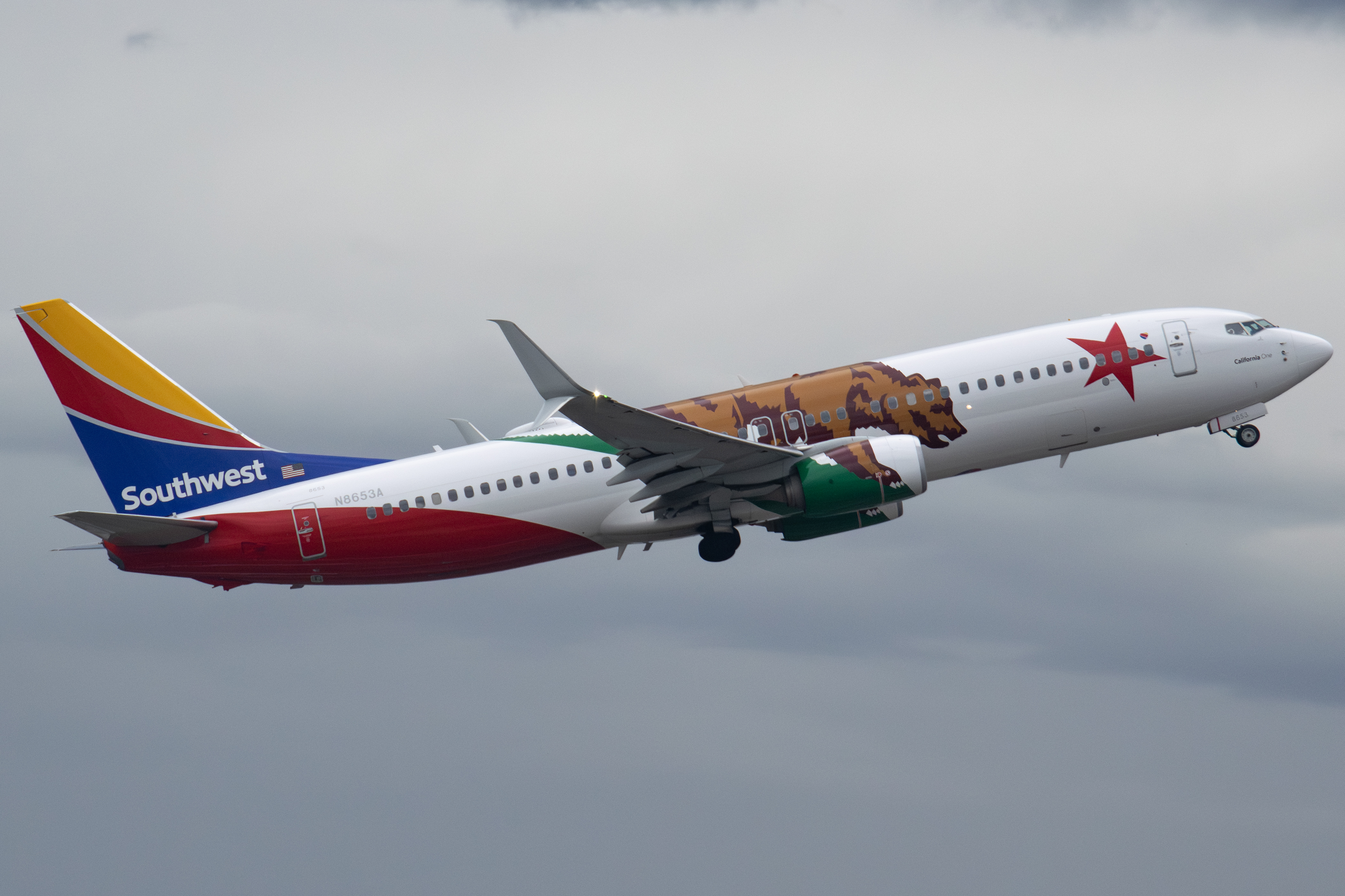Full size: Southwest Airlines Boeing 737-800 N8653A at Norman Y Mineta San Jose International Airport
