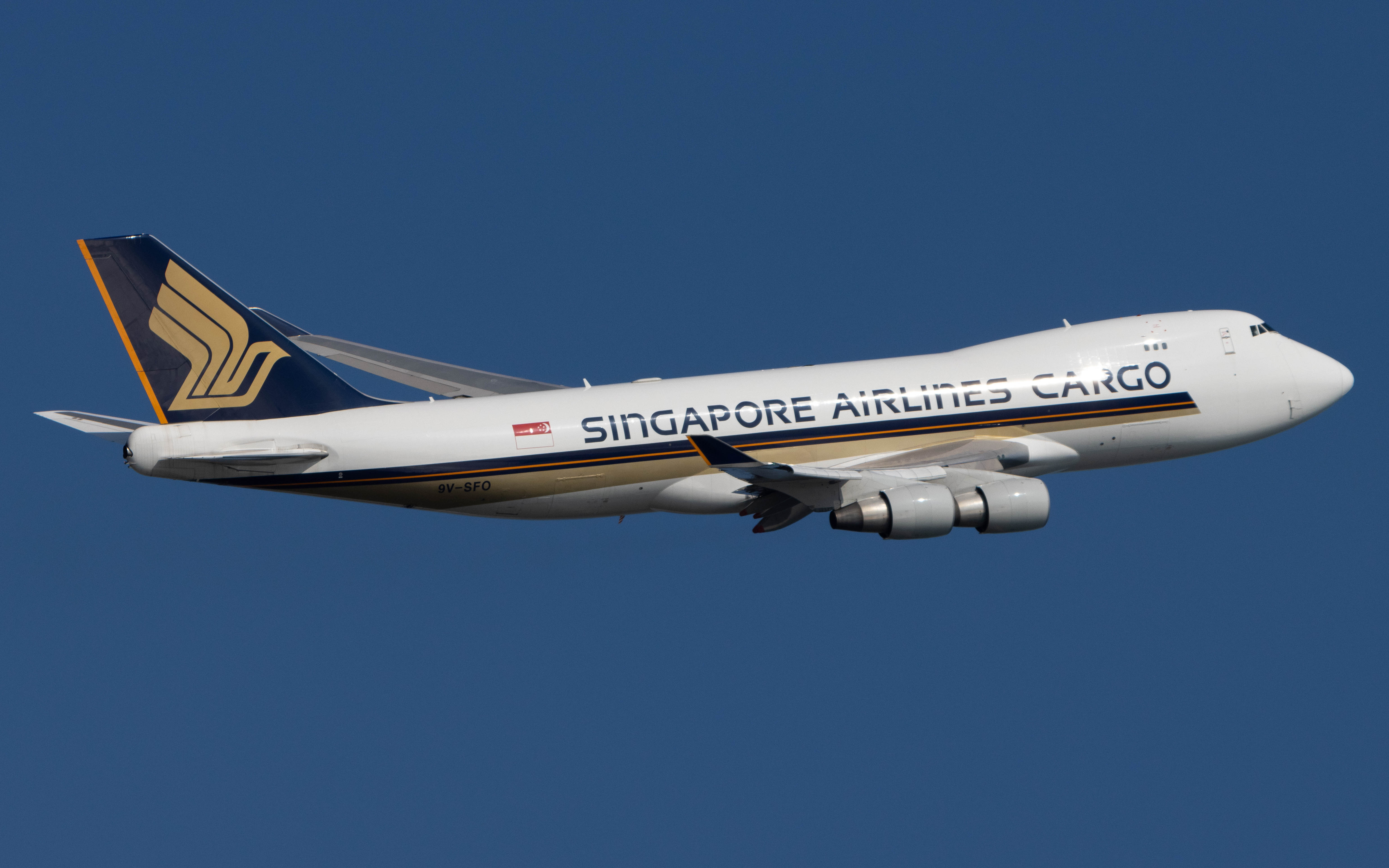 Full size: Singapore Airlines Cargo Boeing 747-400F 9V-SFO at Singapore-Changi Airport