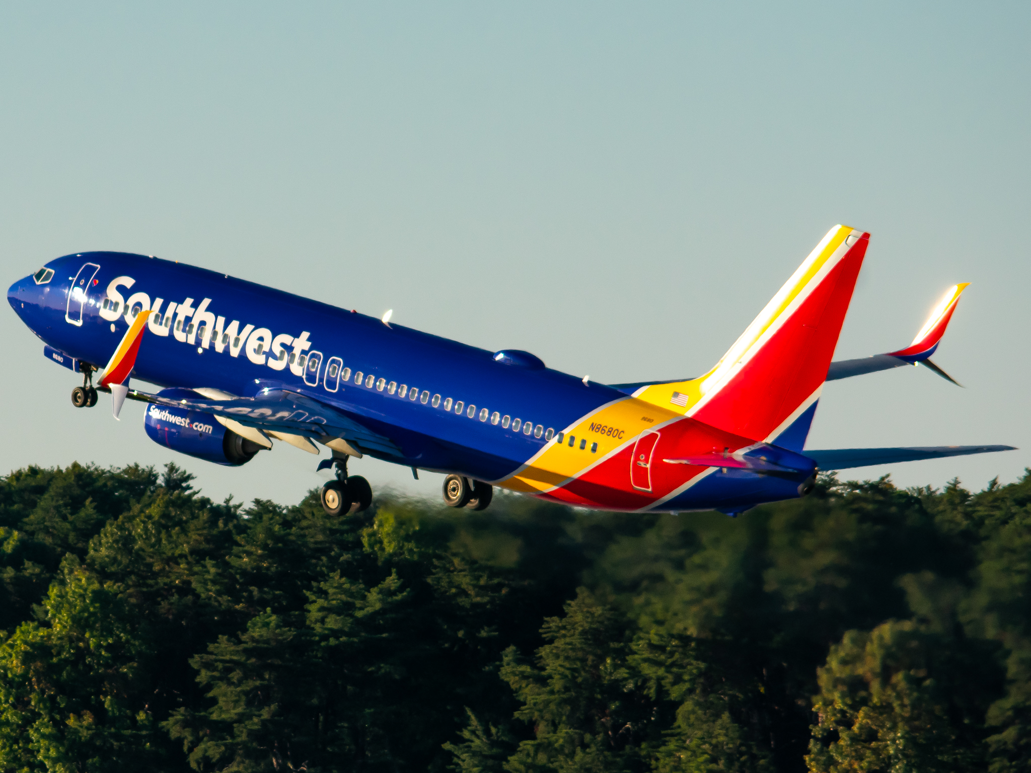 Full size: Southwest Airlines Boeing 737-800 N8680C at Baltimore/Washington International Thurgood Marshall Airport