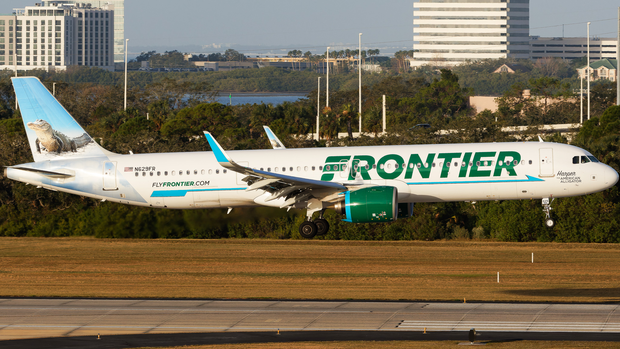 Full size: Frontier Airlines Airbus A321NEO N629FR at Tampa International Airport