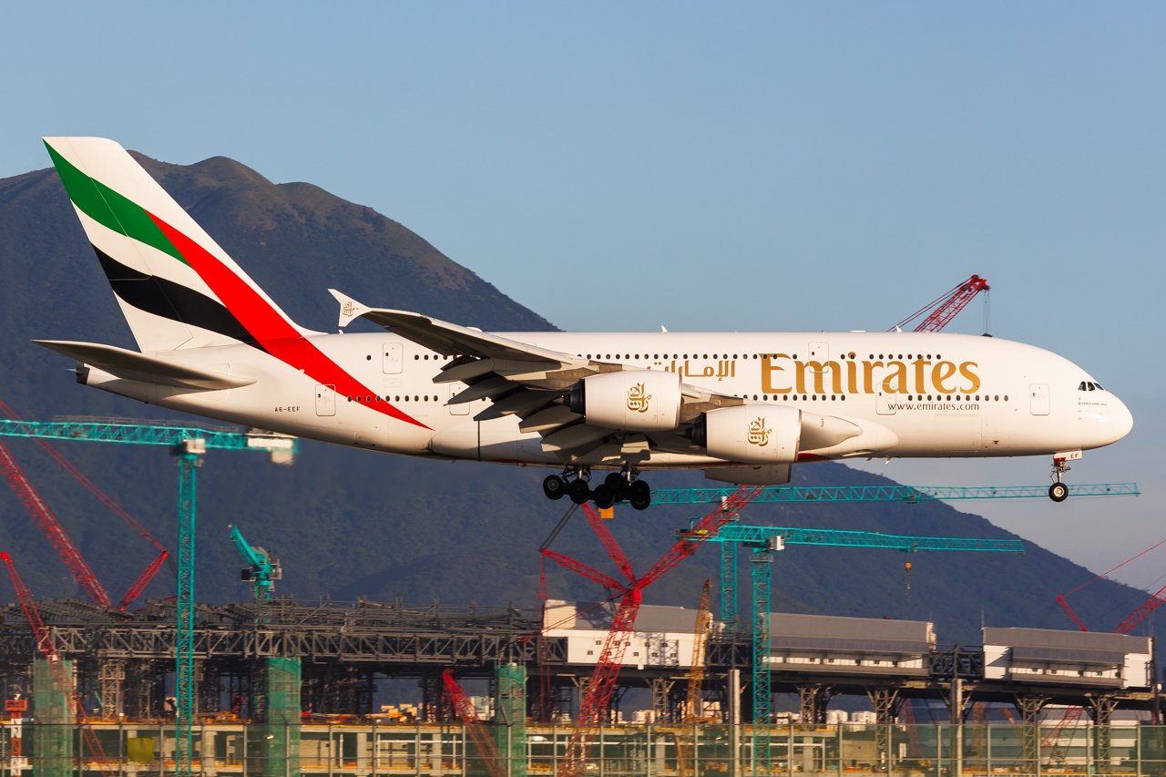 Full size: Emirates Airbus A380-800 A6-EEF at Hong Kong International Airport