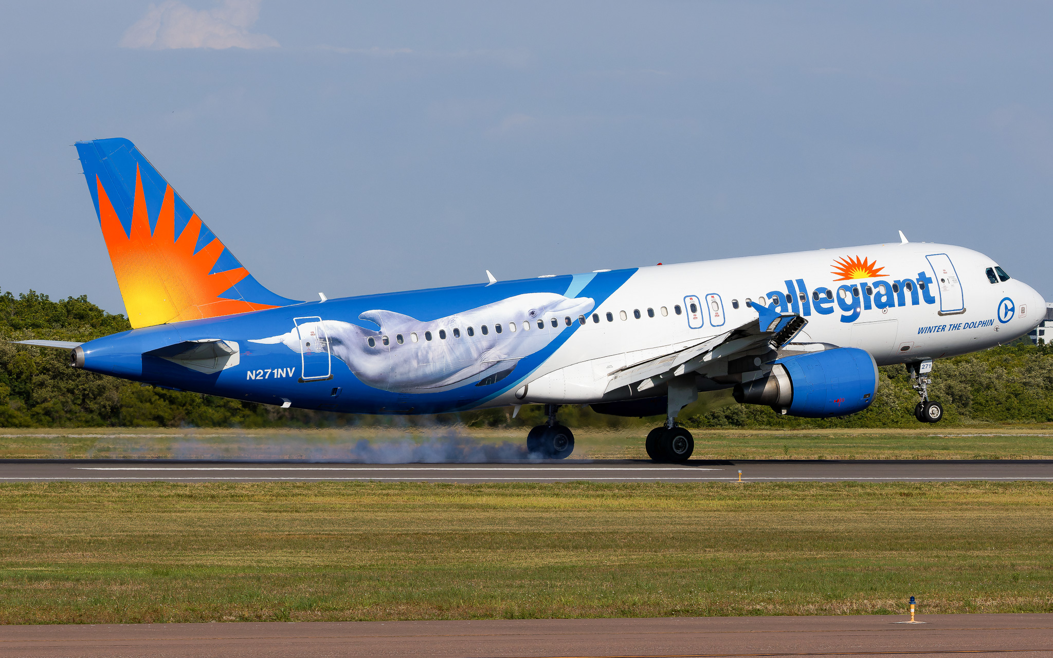 Full size: Allegiant Air Airbus A320 N271NV at St. Petersburg Clearwater International Airport