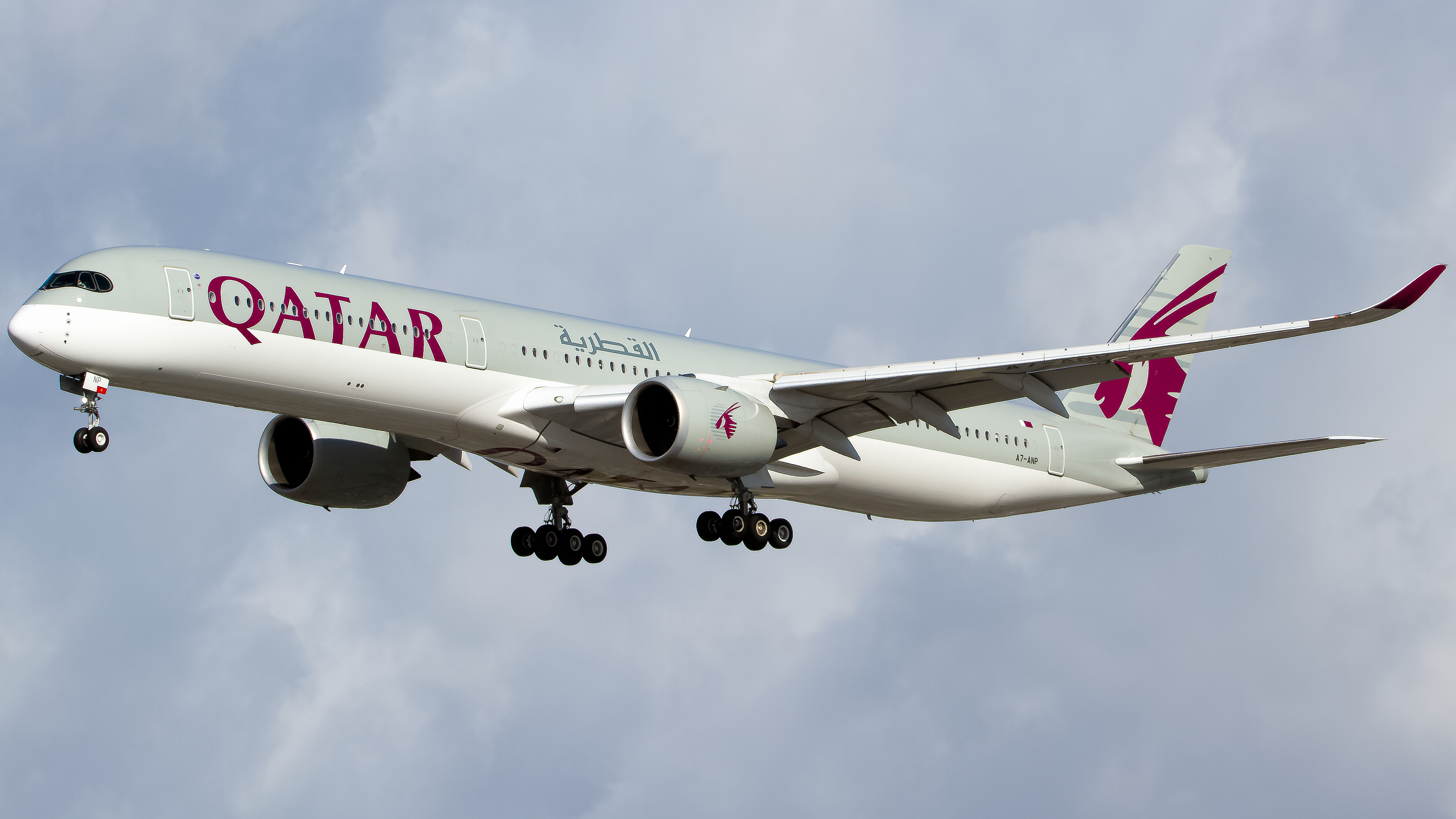 Full size: Qatar Airways Airbus A350-1000 A7-ANP at Los Angeles International Airport