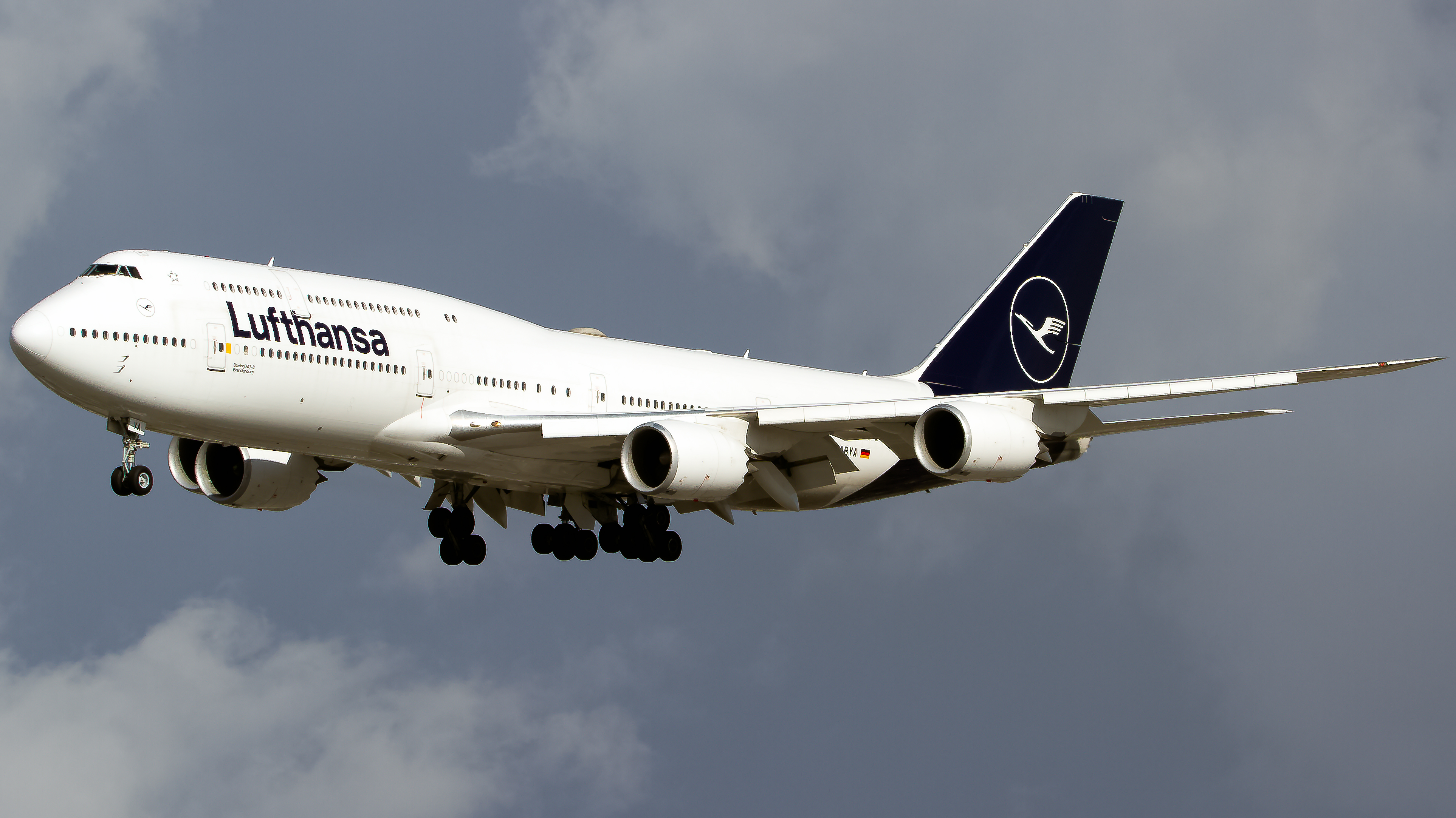 Full size: Lufthansa Boeing 747-8 D-ABYA at Los Angeles International Airport