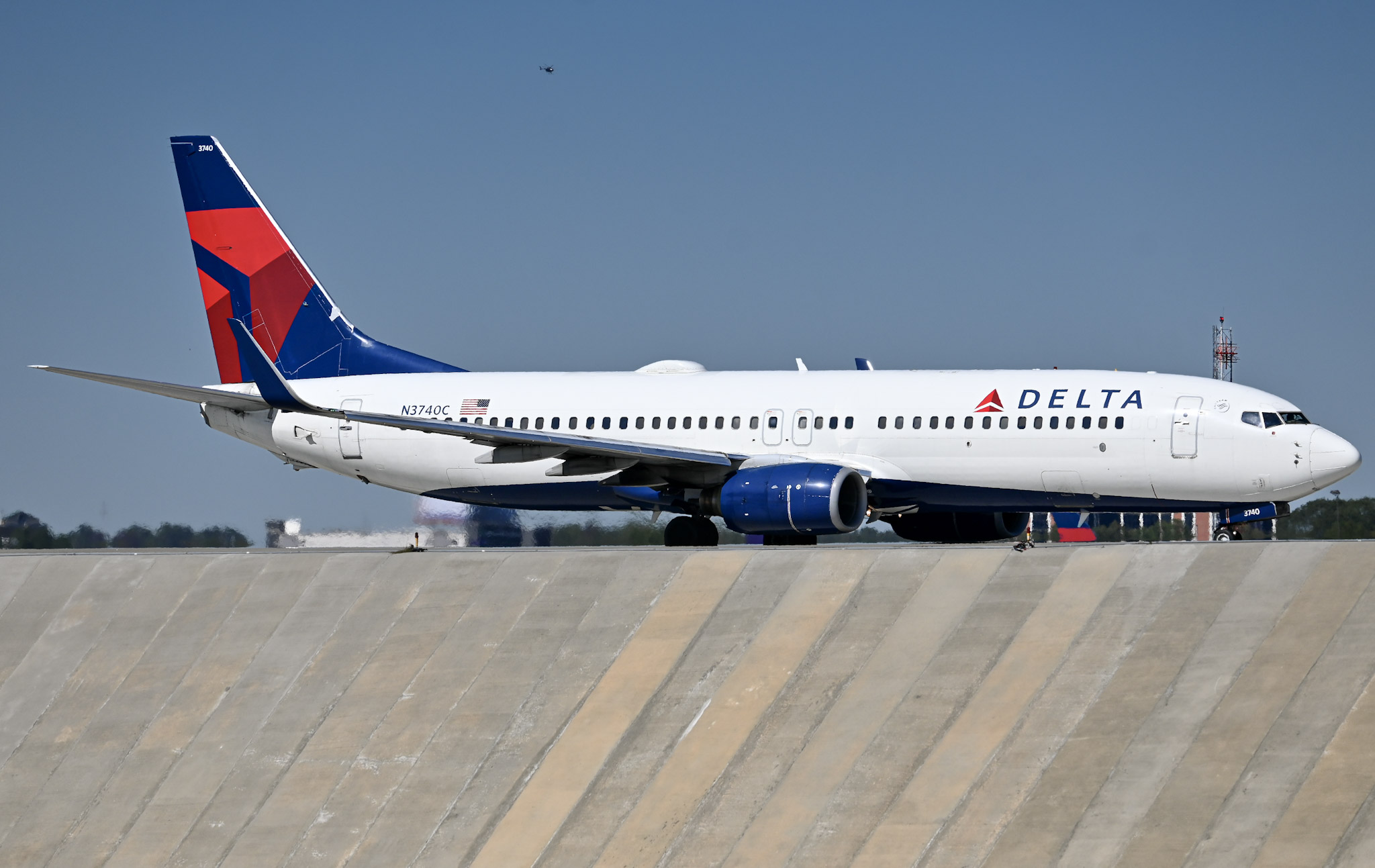 Full size: Delta Airlines Boeing 737-800 N3740C at Hartsfield-Jackson Atlanta International Airport