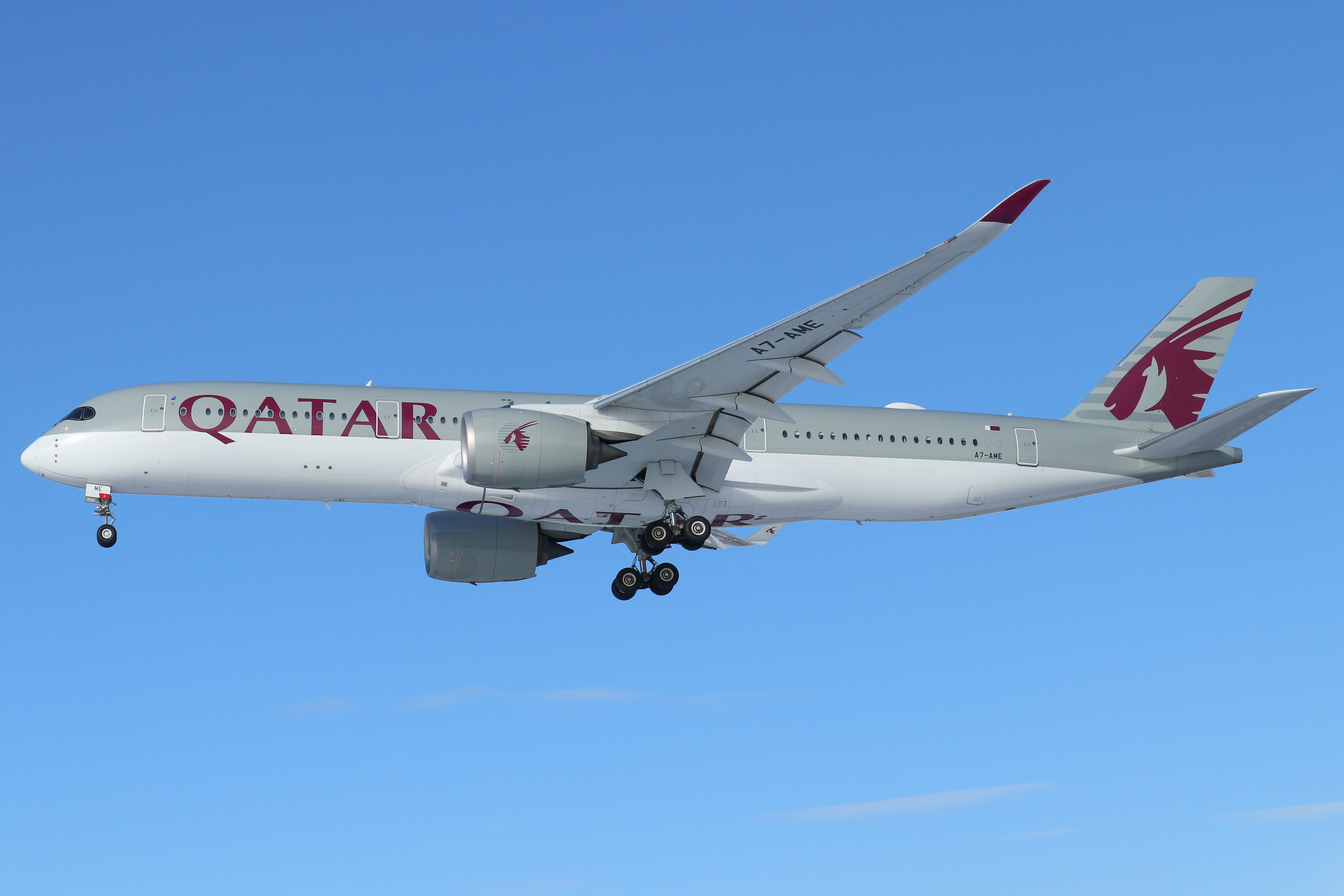Full size: Qatar Airways Airbus A350-900 A7-AME at Philadelphia International Airport