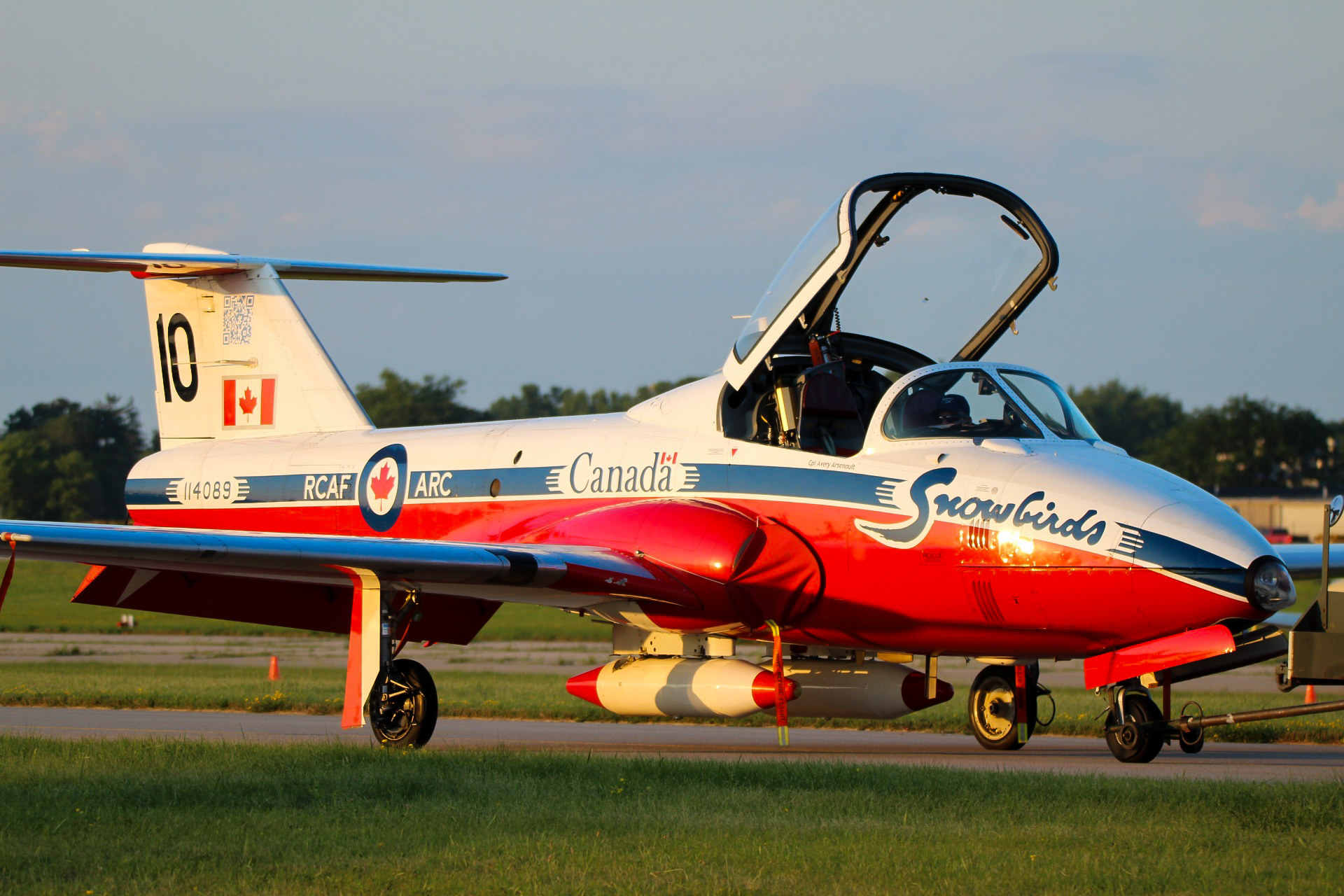 Full size: Royal Canadian Air Force CT144 114089 at Wittman Regional Airport