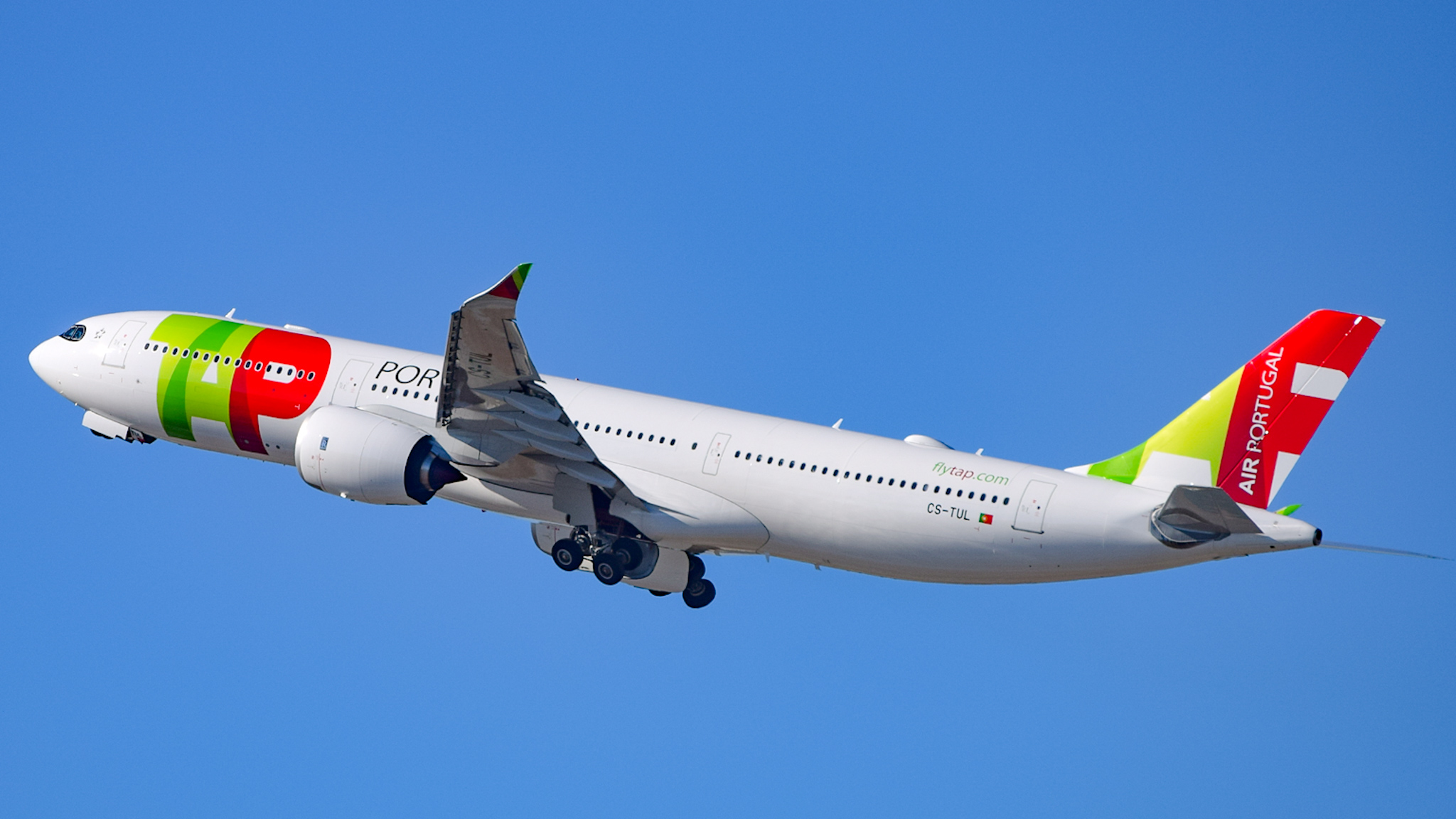 Full size: TAP Air Portugal Airbus A330-900 CS-TUL at San Francisco International Airport