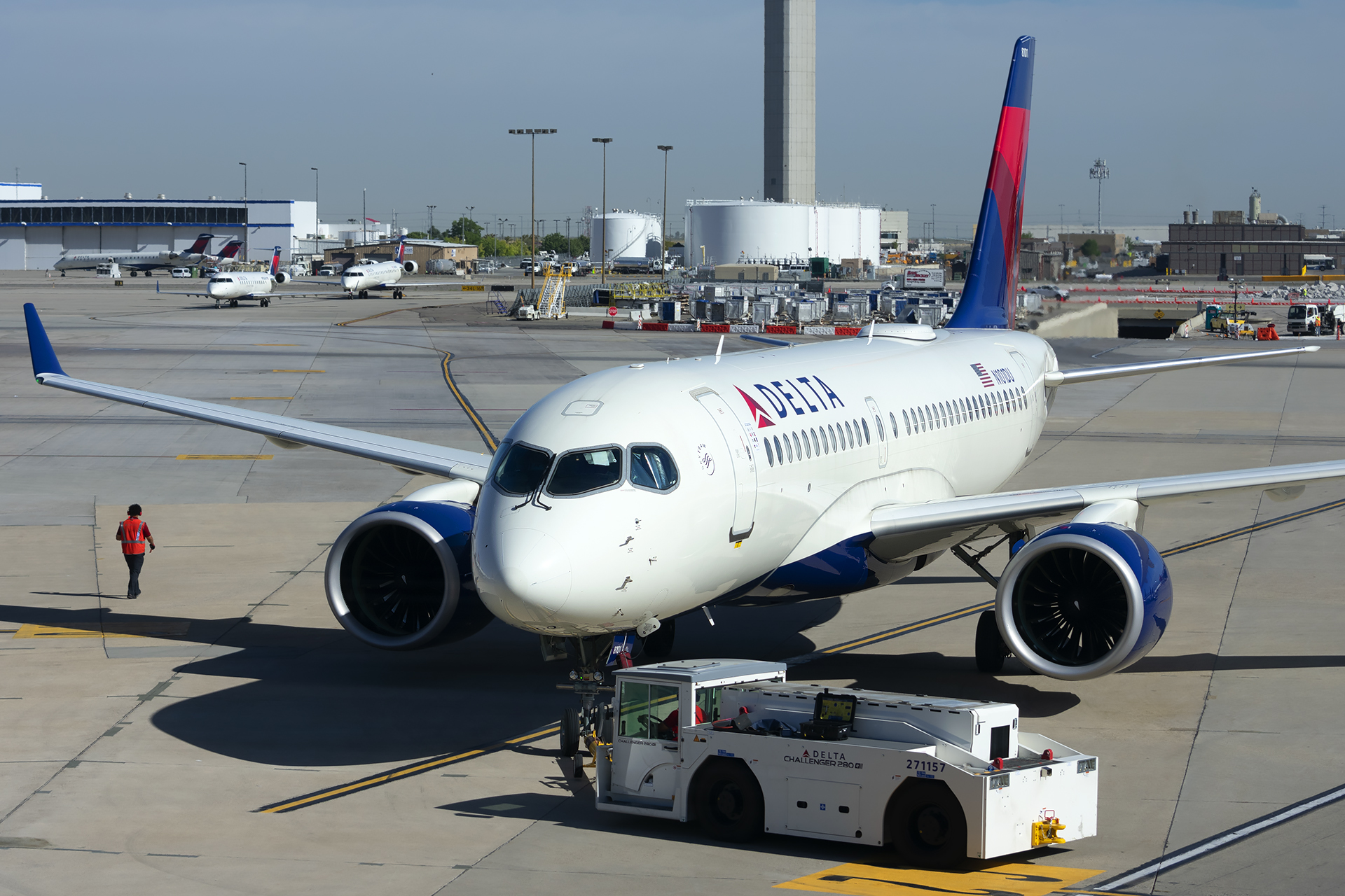 Full size: Delta Airlines Airbus A220-100 N101DU at Salt Lake City International Airport