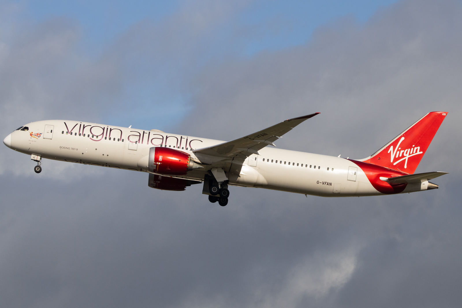 Full size: Virgin Atlantic Boeing 787-9 G-VFAN at London Heathrow International Airport