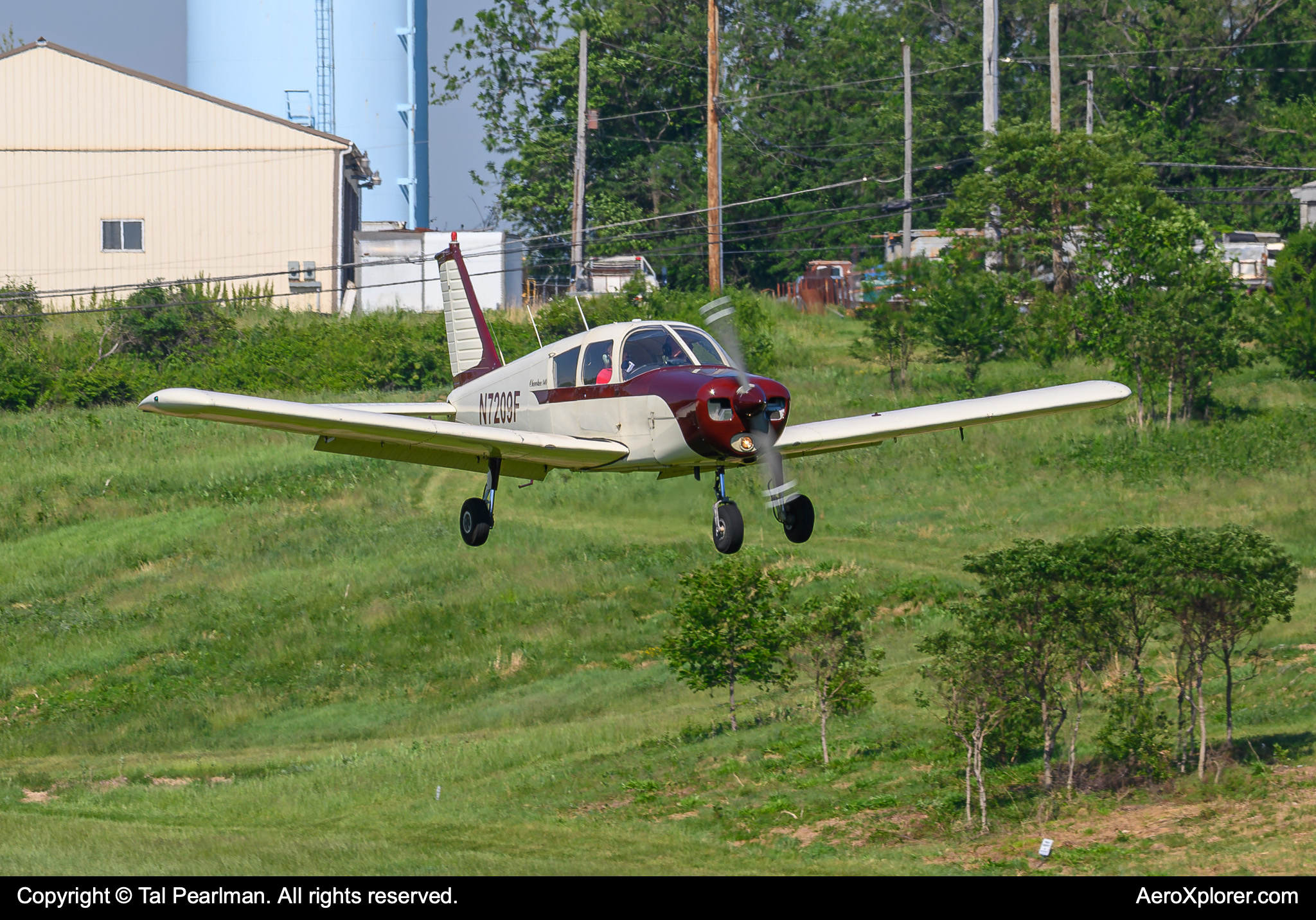 Full size: PRIVATE Piper PA-28 N7209F at New Garden Airport