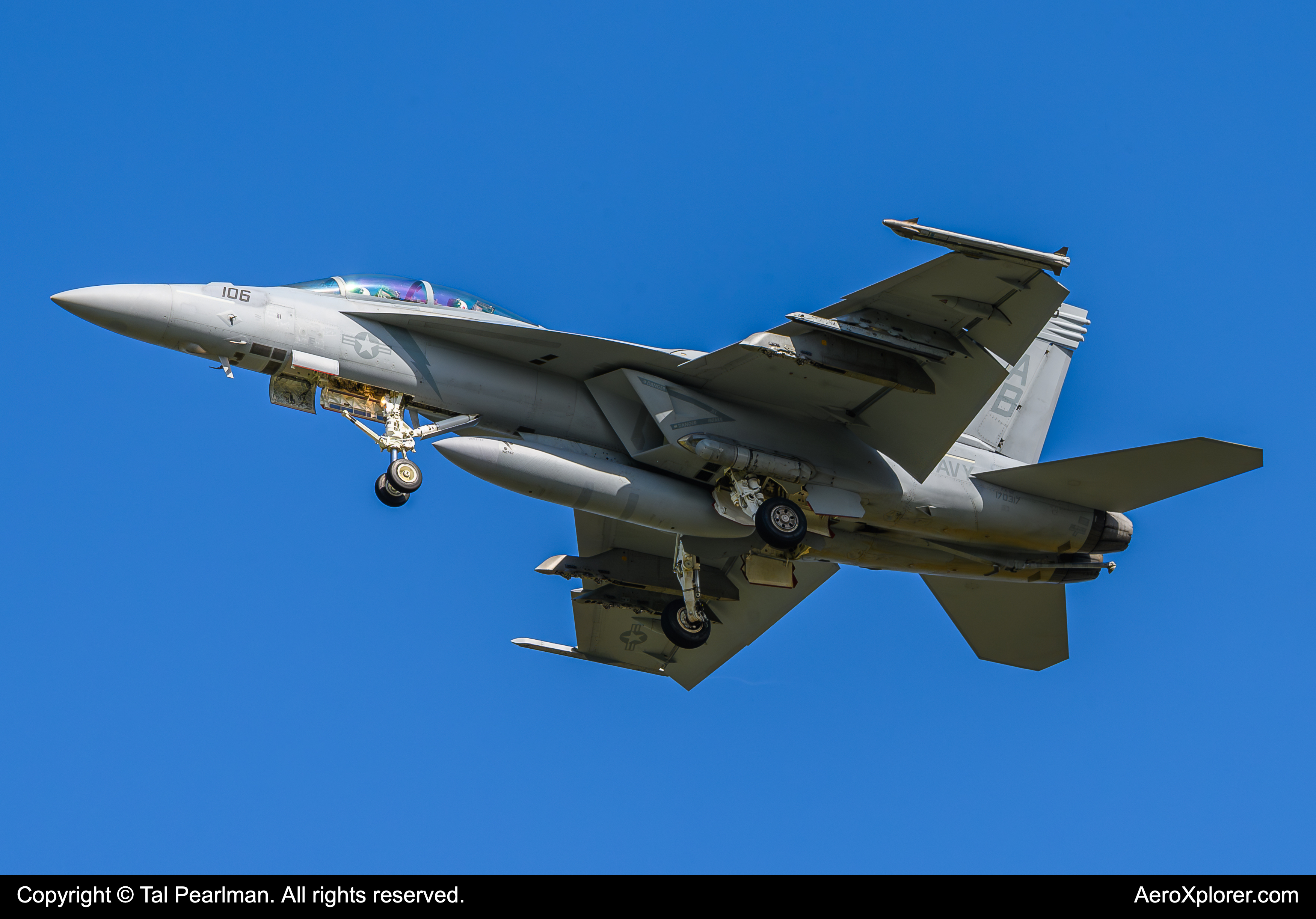 Full size: USN - United States Navy Boeing F/A-18E/F Super Hornet 170317 at Oceana Naval Air Station (Apollo Soucek Field)