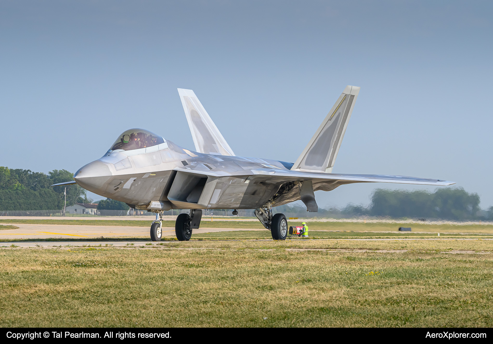 Full size: USAF - United States Air Force Lockheed Martin F-22A Raptor 06-4122 at Wittman Regional Airport