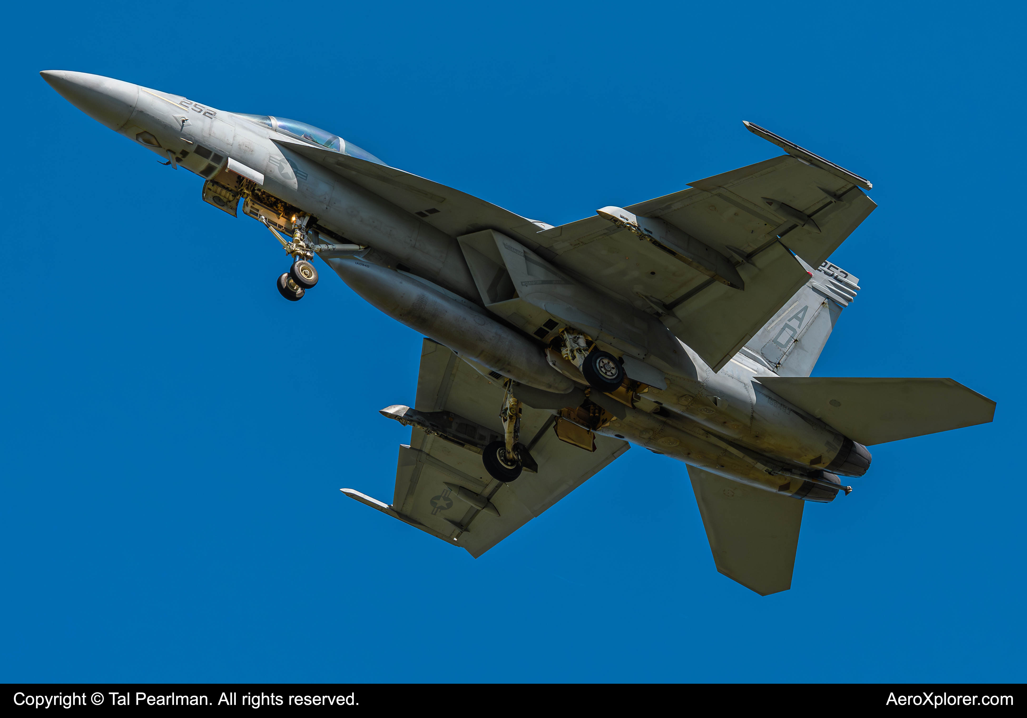 Full size: USN - United States Navy Boeing F/A-18E/F Super Hornet 166493 at Oceana Naval Air Station (Apollo Soucek Field)