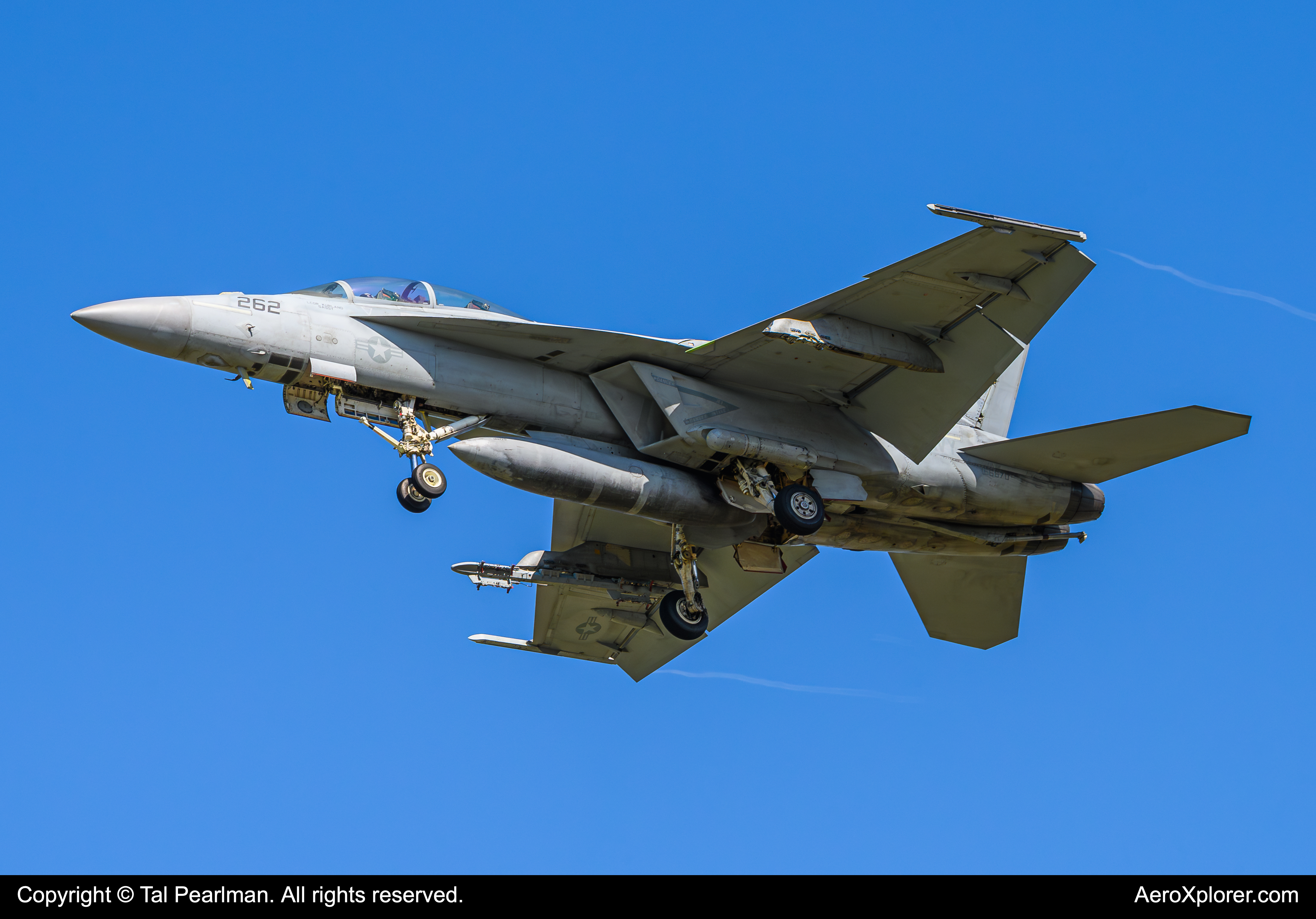 Full size: USN - United States Navy Boeing F/A-18E/F Super Hornet 166670 at Oceana Naval Air Station (Apollo Soucek Field)