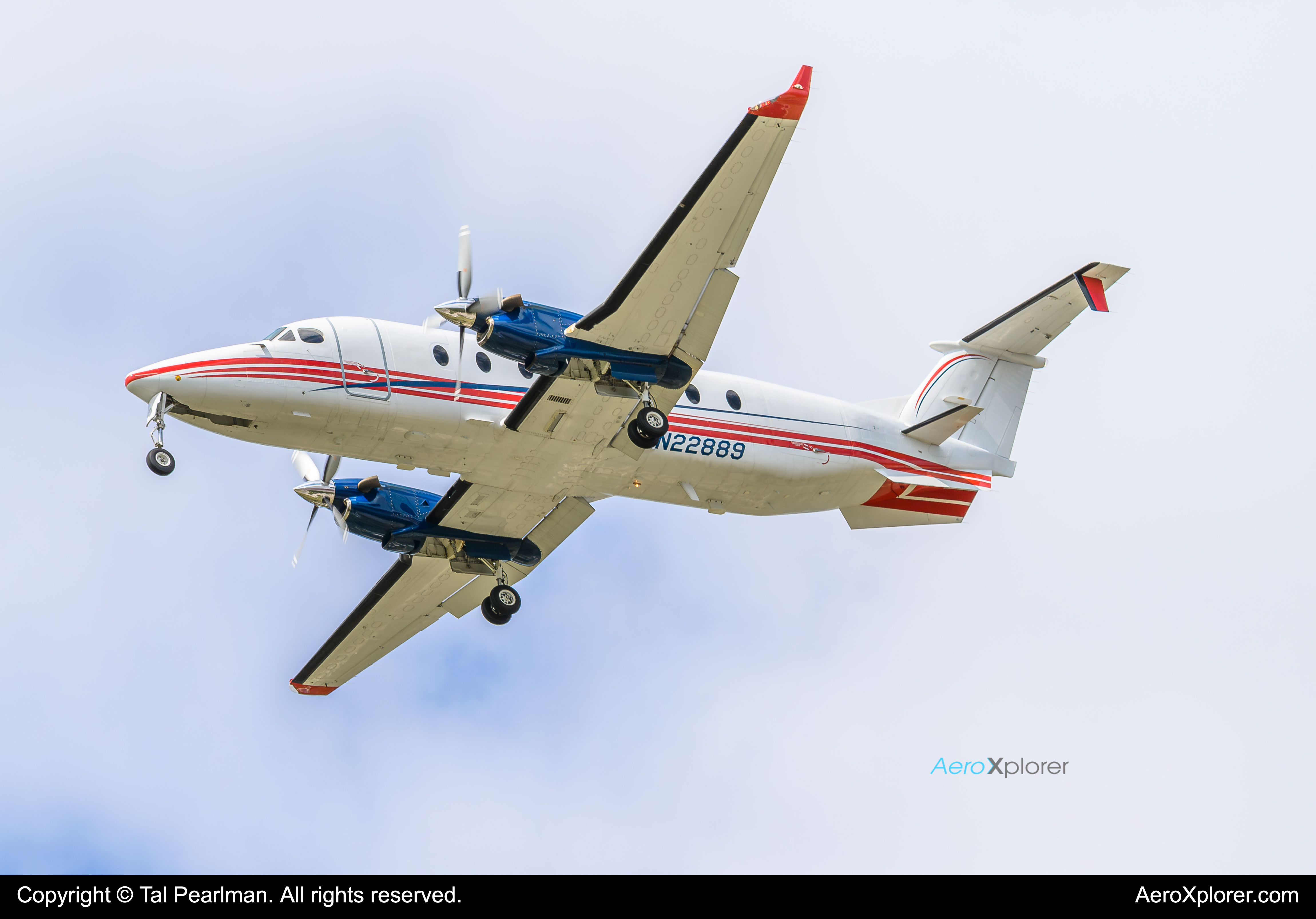 Full size: PRIVATE Beechcraft 1900 N22889 at Oceana Naval Air Station (Apollo Soucek Field)