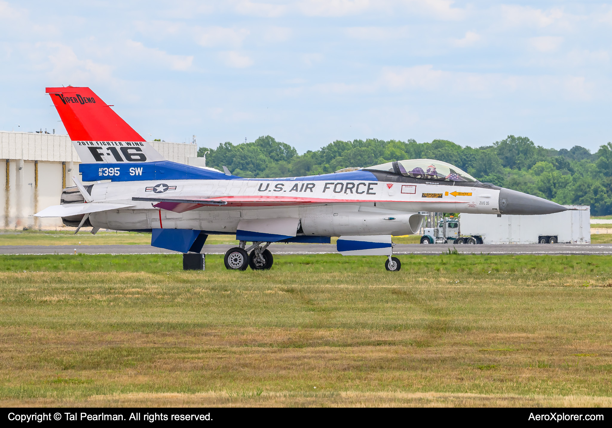 Full size: USAF - United States Air Force General Dynamics F-16 Fighting Falcon 91-0395 at Patuxent River Naval Air Station