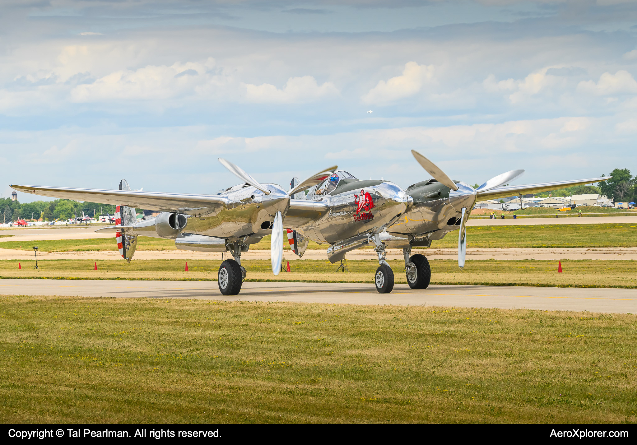 Full size: The Flying Bulls Lockheed P-38 Lightning N25Y at Wittman Regional Airport