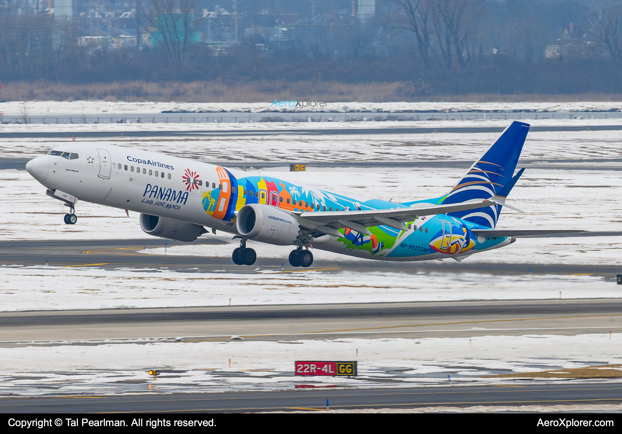 Full size: Copa Airlines Boeing 737 MAX 9 HP-9927CMP at John F. Kennedy International Airport