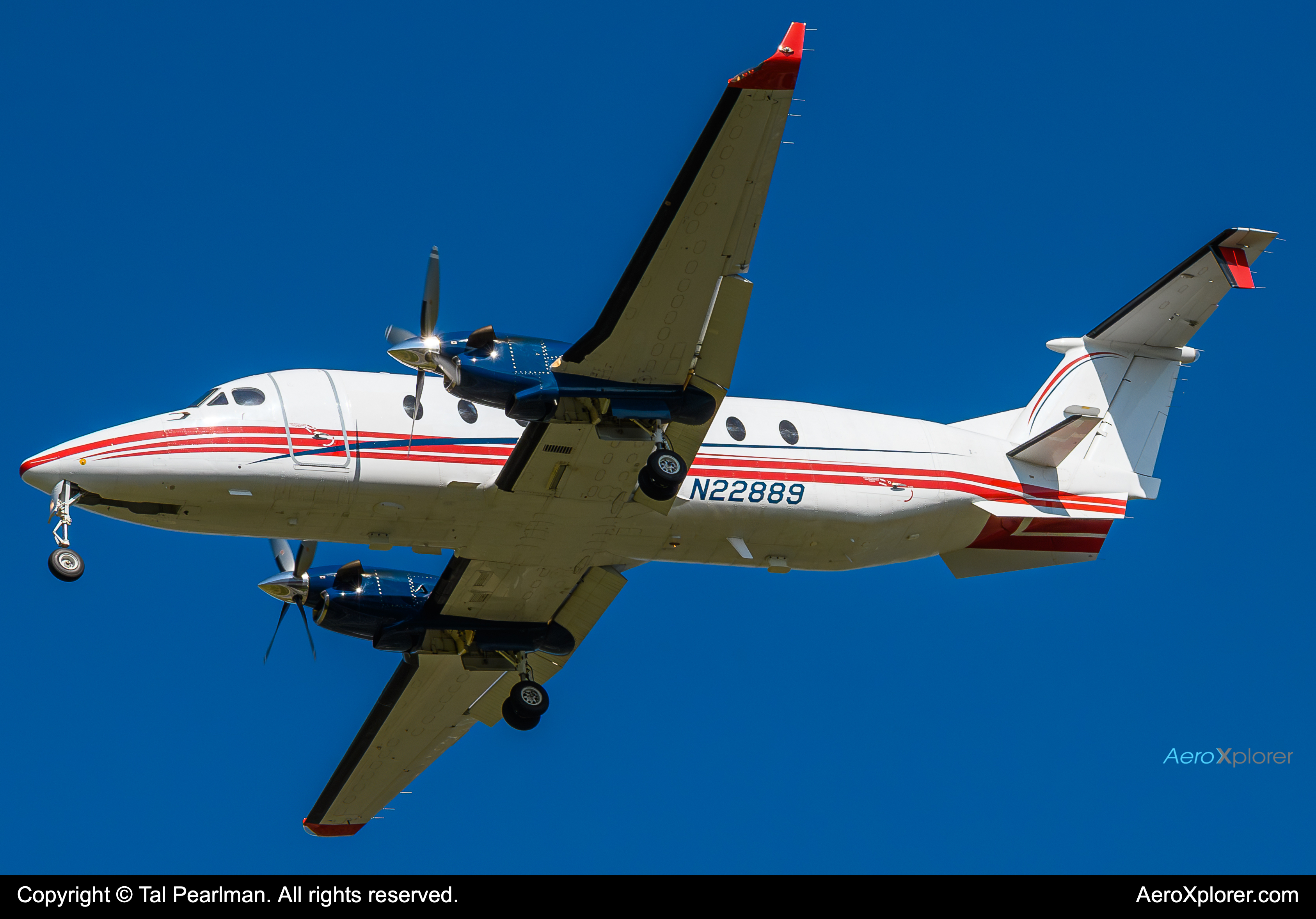 Full size: PRIVATE Beechcraft 1900 N22889 at Oceana Naval Air Station (Apollo Soucek Field)