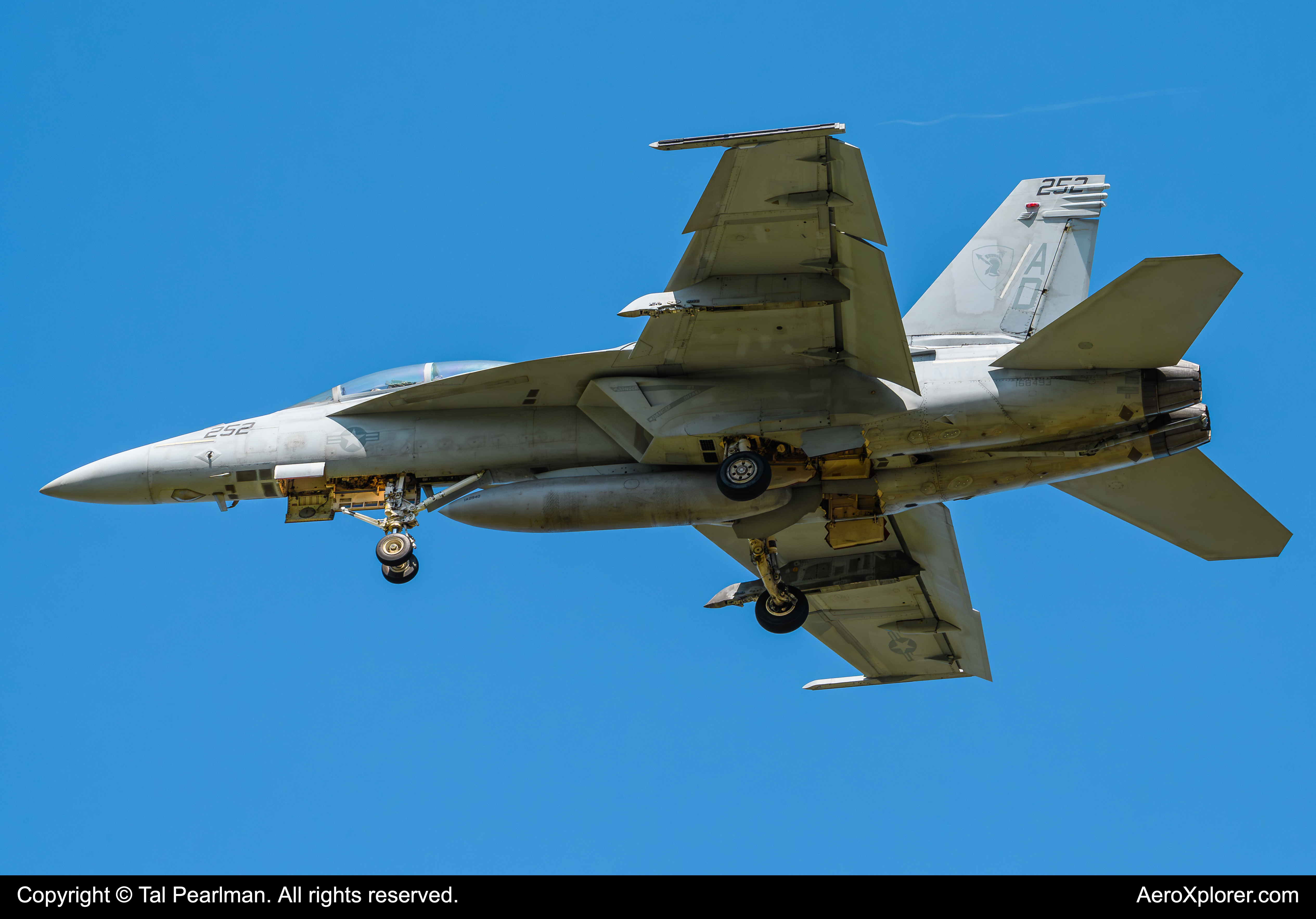 Full size: USN - United States Navy Boeing F/A-18E/F Super Hornet 168493 at Oceana Naval Air Station (Apollo Soucek Field)